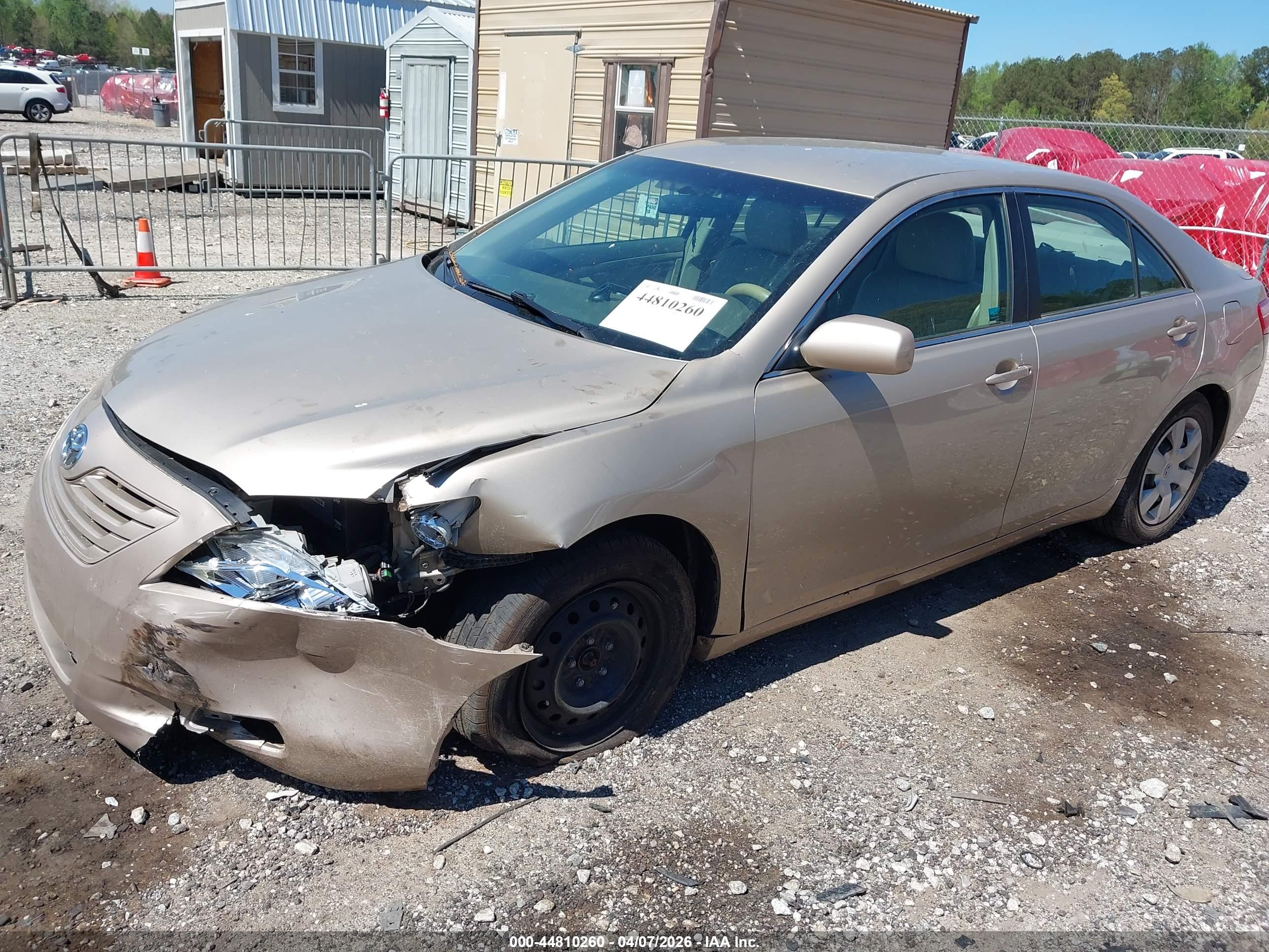 TOYOTA CAMRY image 2