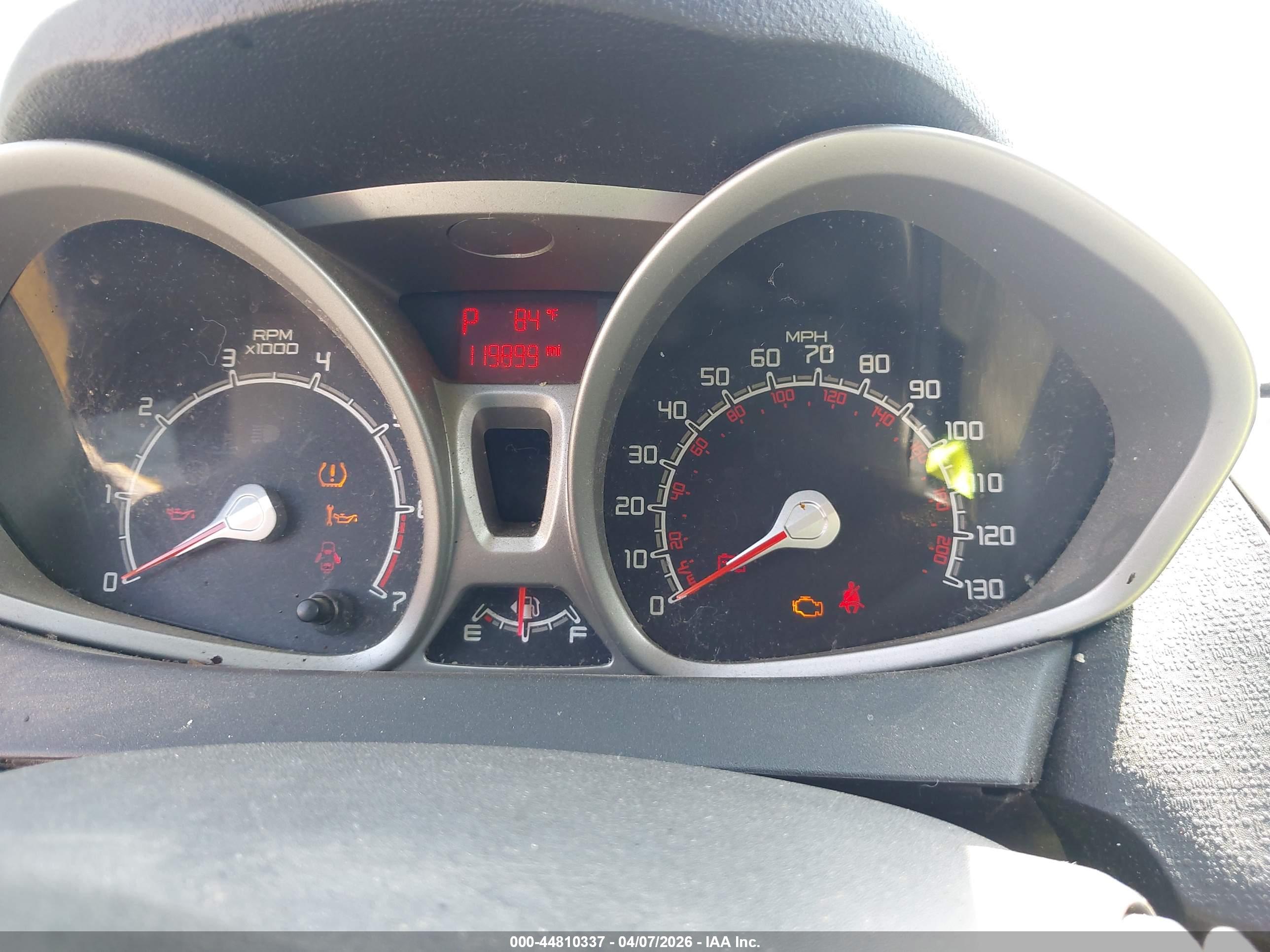 FORD FIESTA image 7
