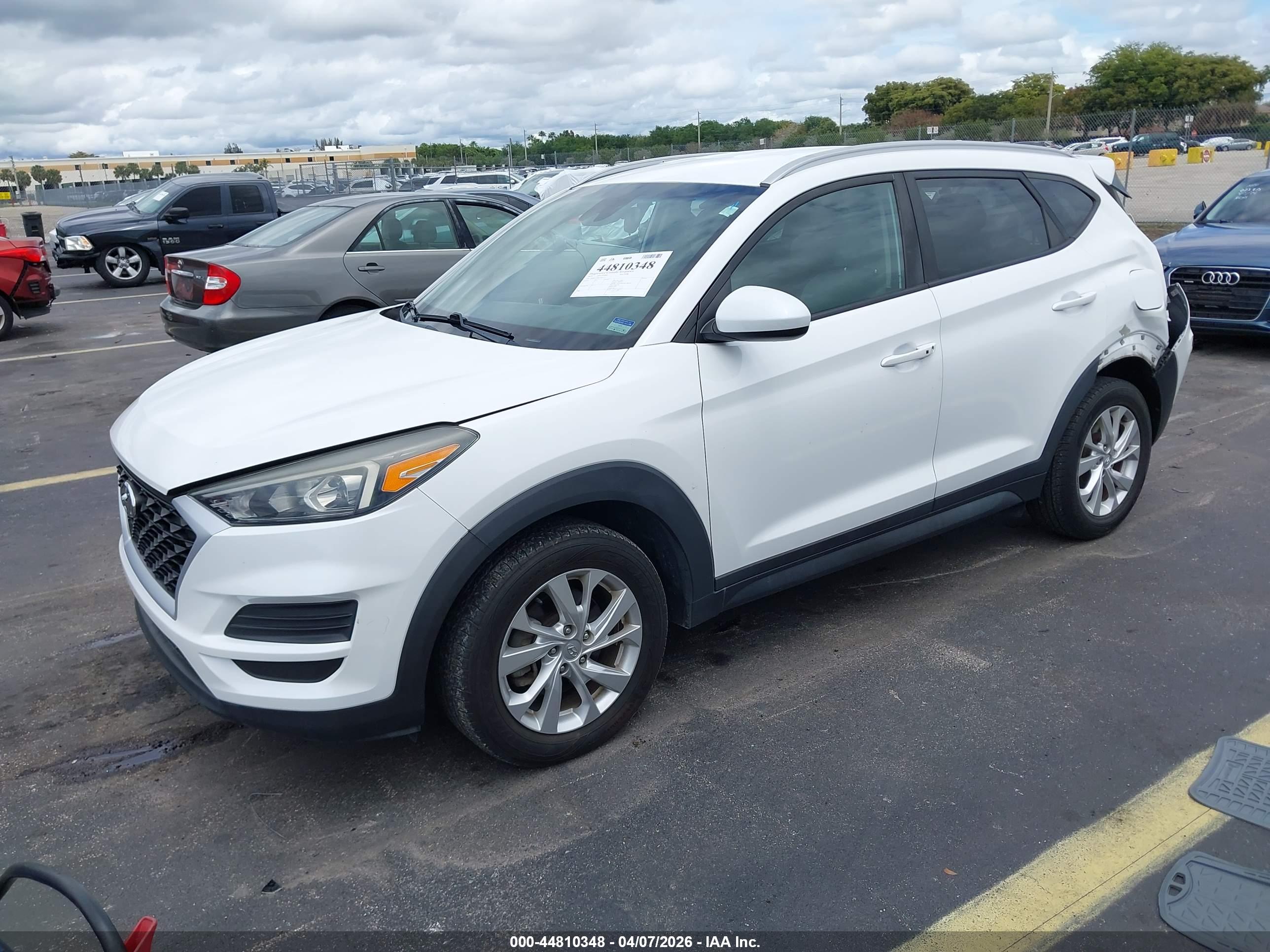 HYUNDAI TUCSON image 2