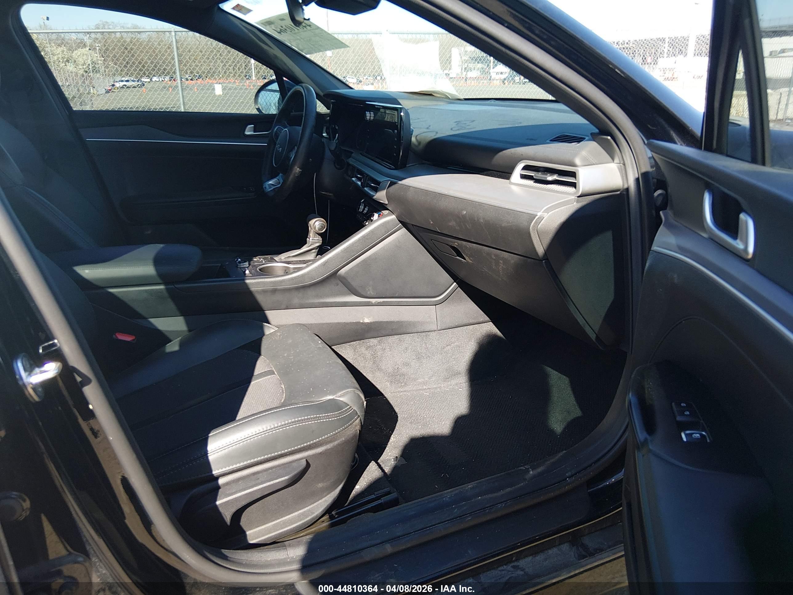 KIA K5 image 5