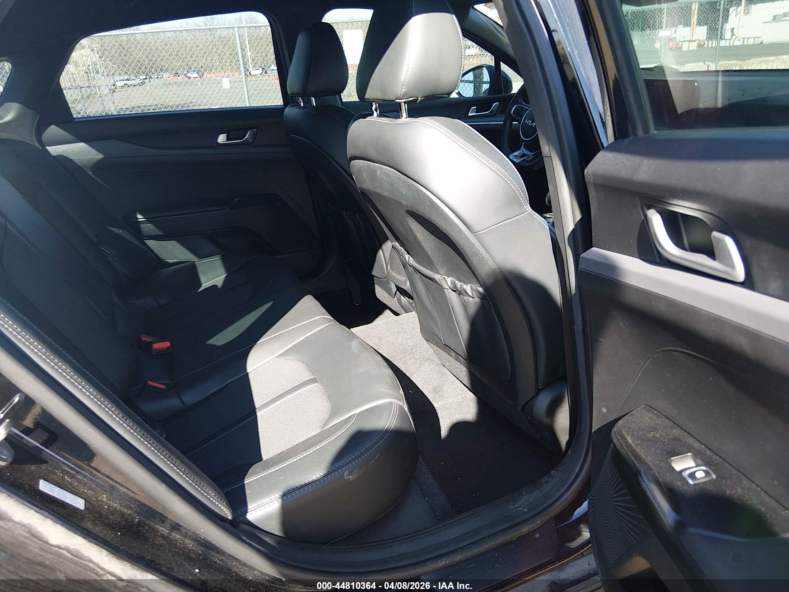 KIA K5 image 8
