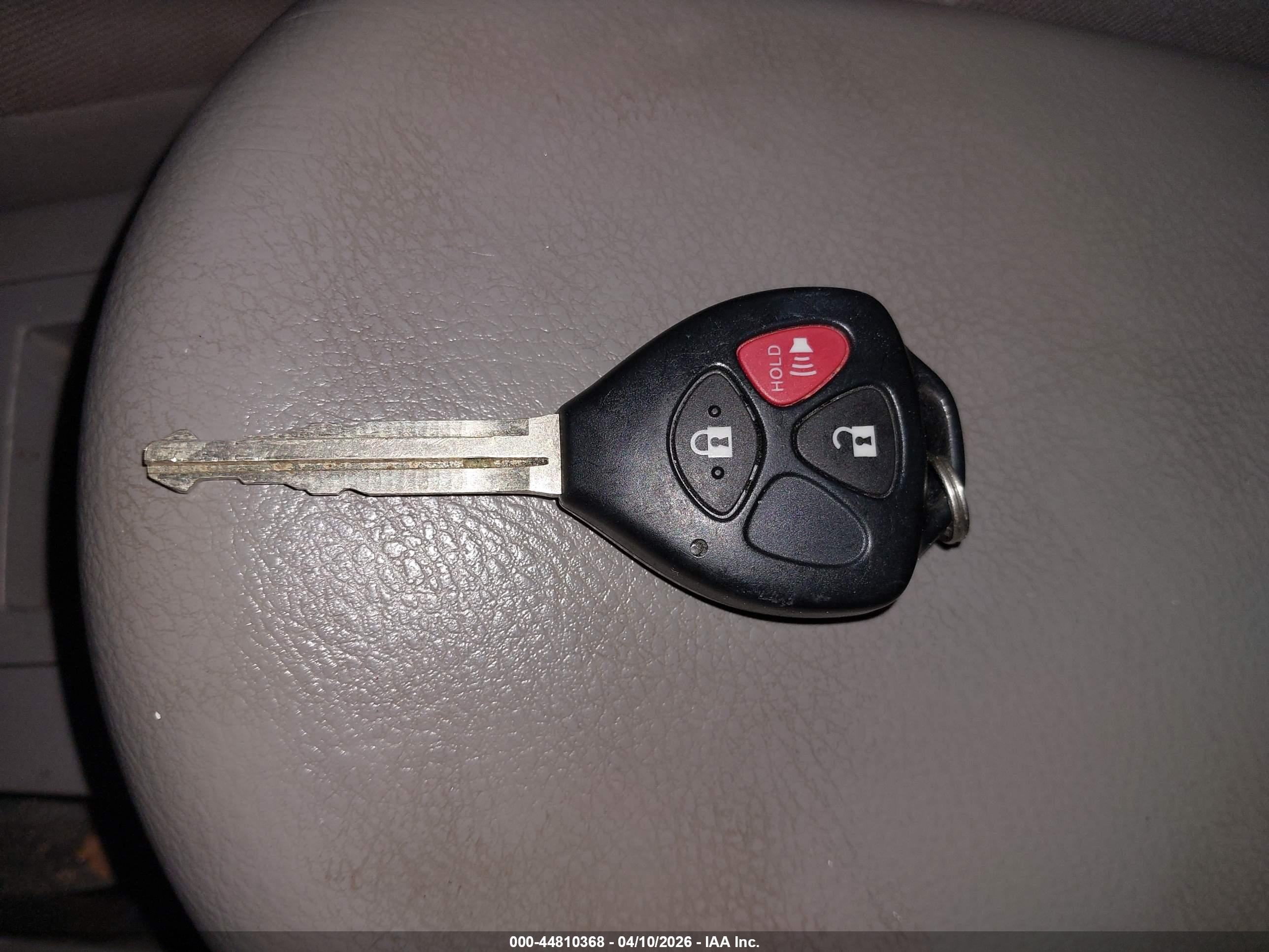 TOYOTA RAV4 image 11