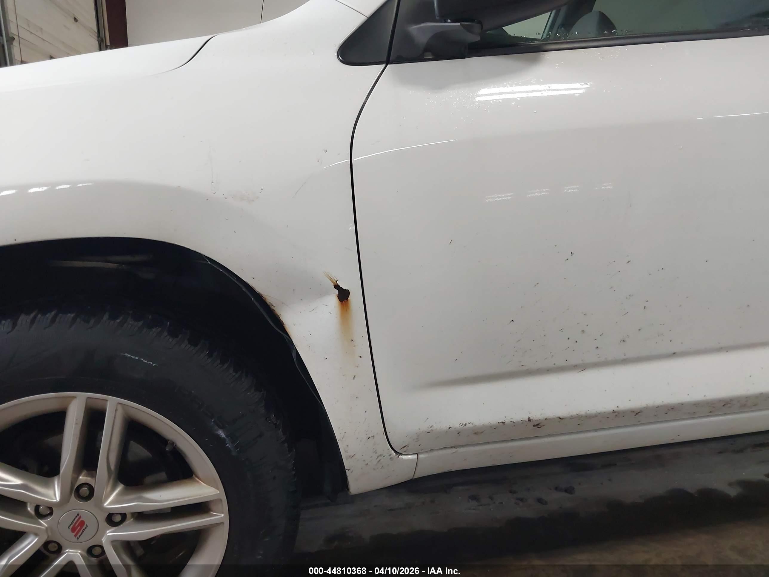 TOYOTA RAV4 image 6