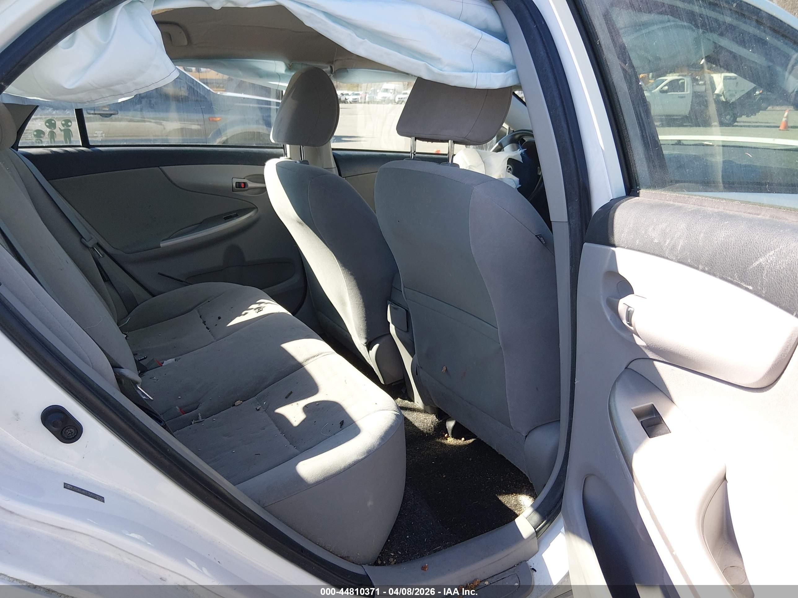 TOYOTA COROLLA image 8