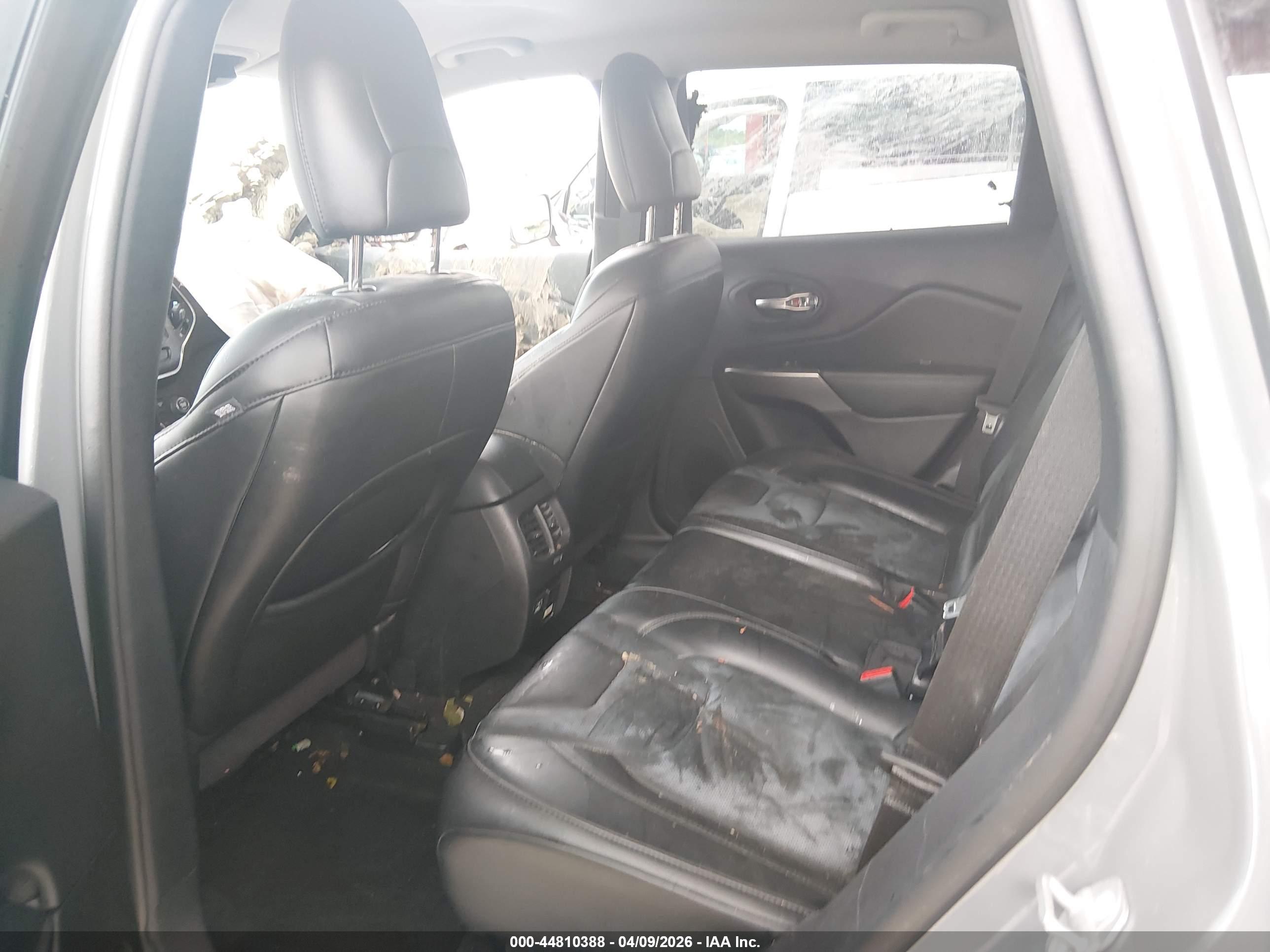 JEEP CHEROKEE image 8