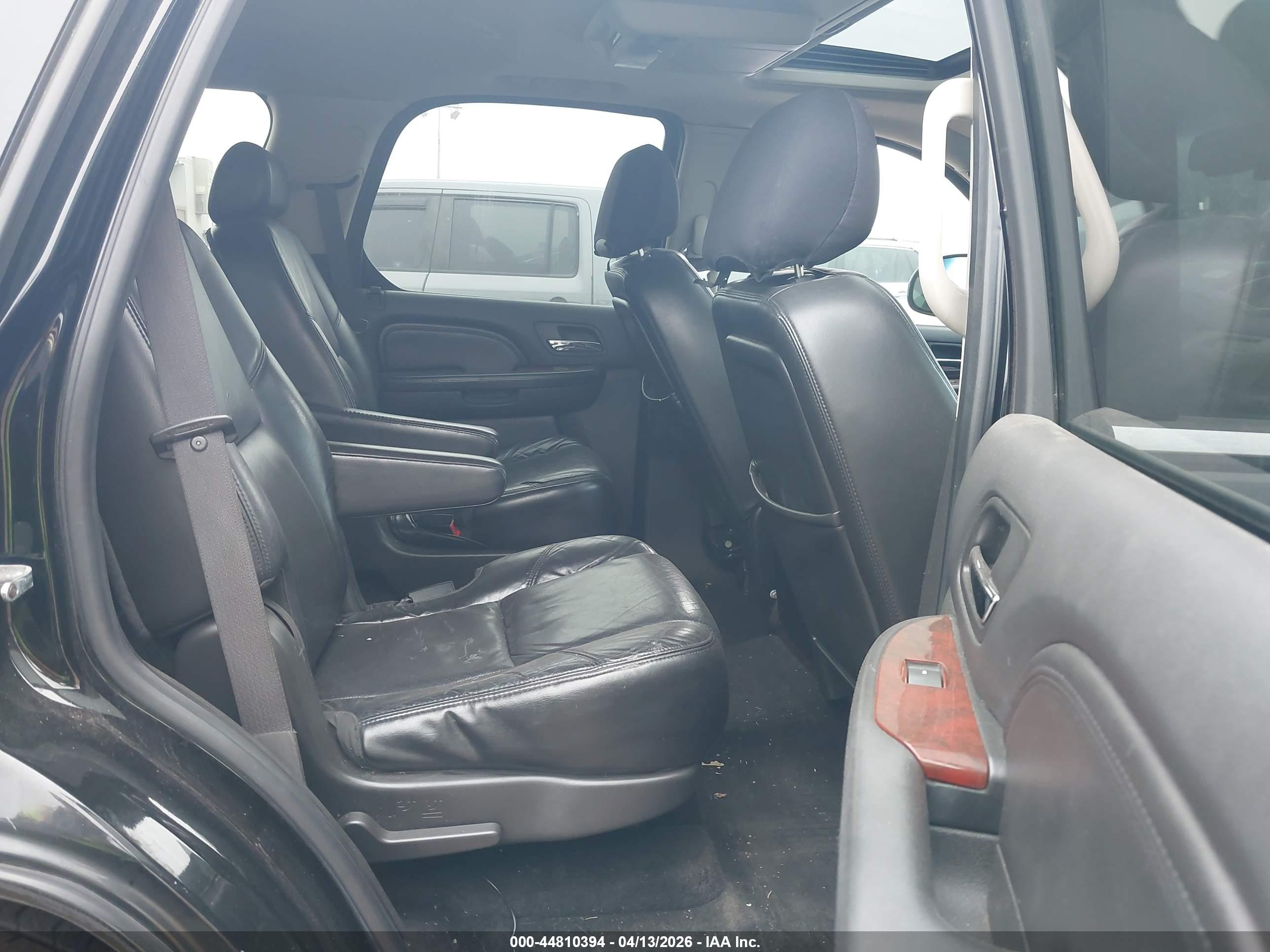 CADILLAC ESCALADE image 8