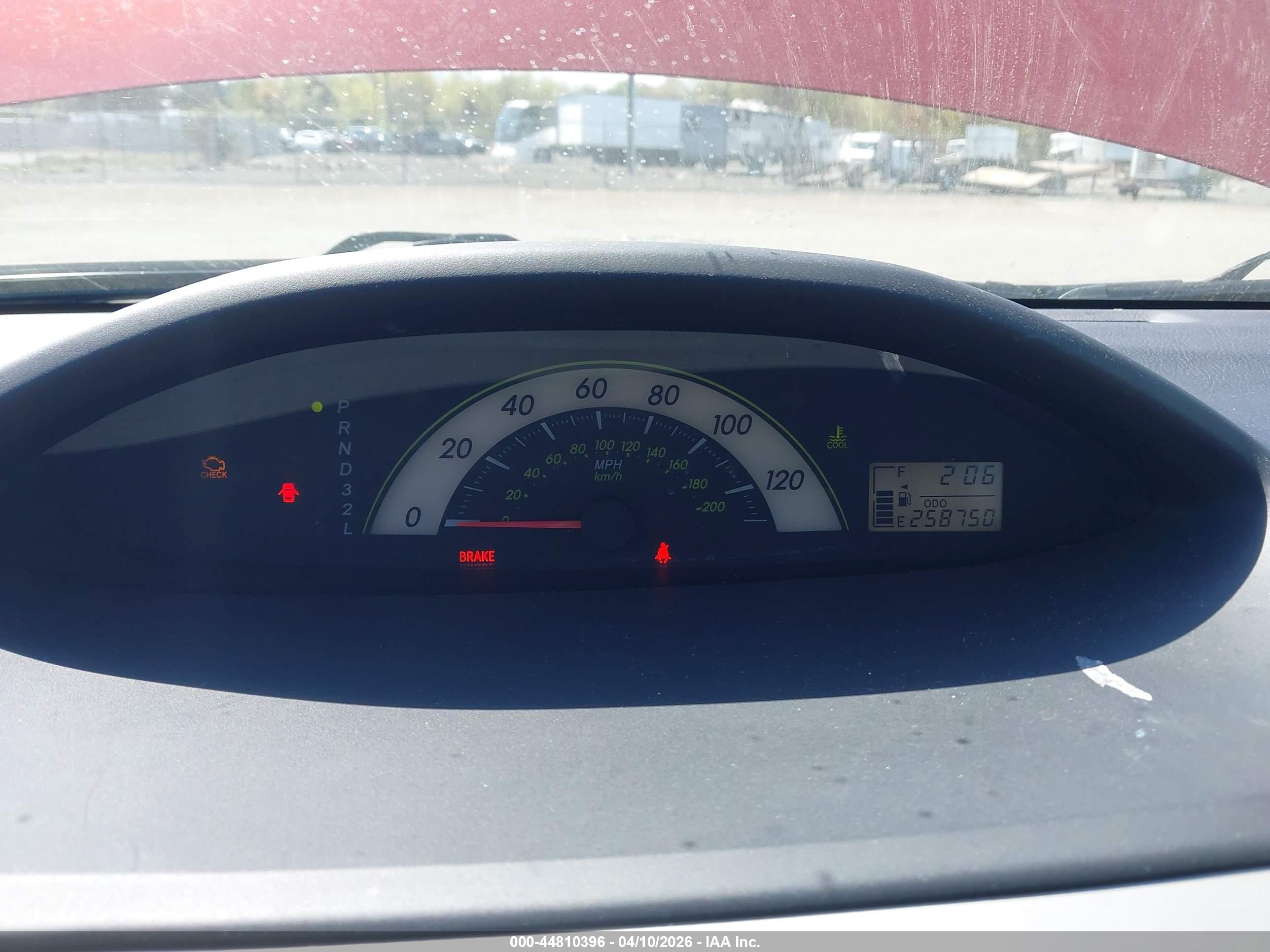 TOYOTA YARIS image 7