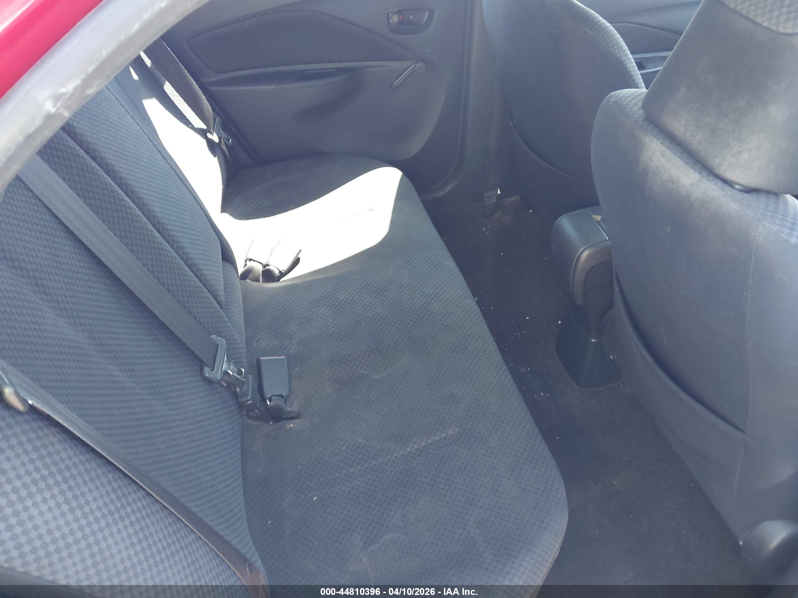 TOYOTA YARIS image 8
