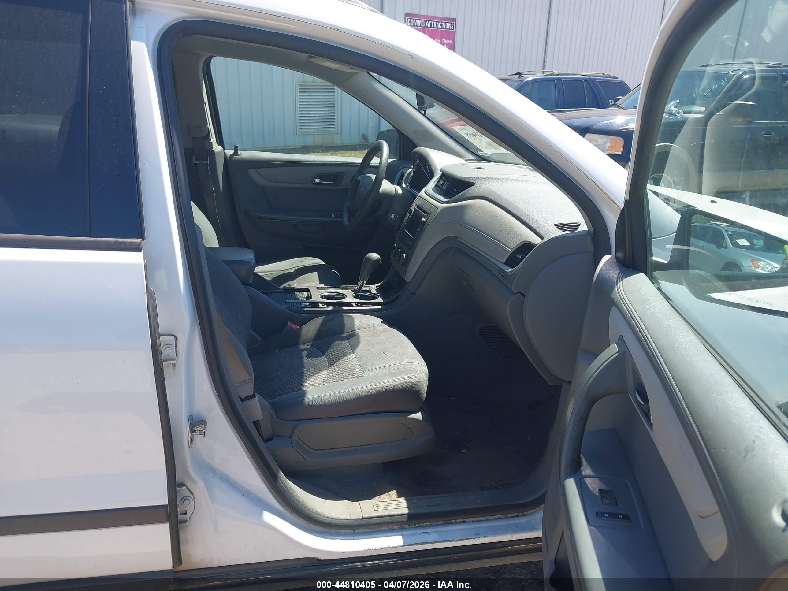 CHEVROLET TRAVERSE image 5
