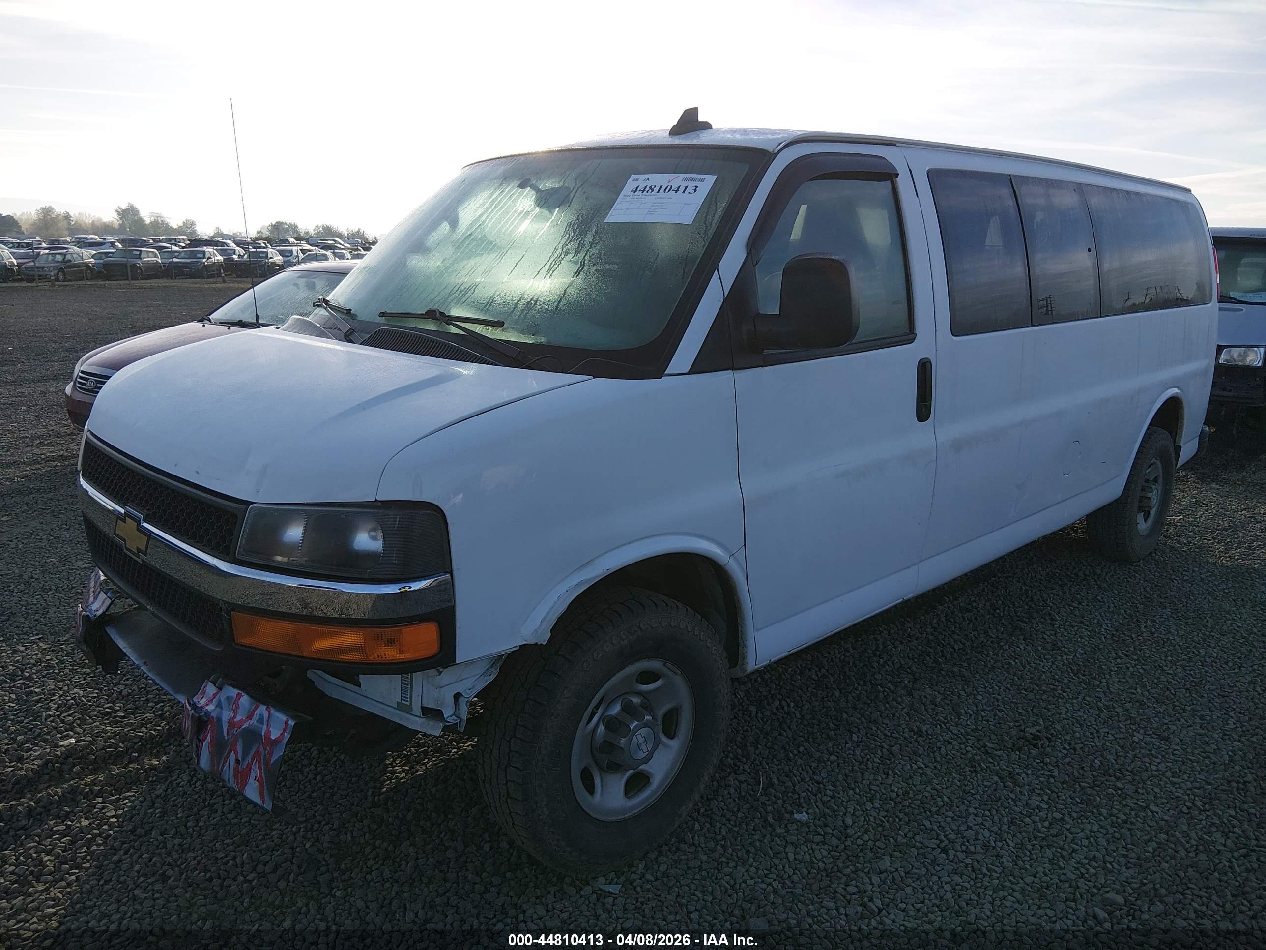 CHEVROLET EXPRESS image 2