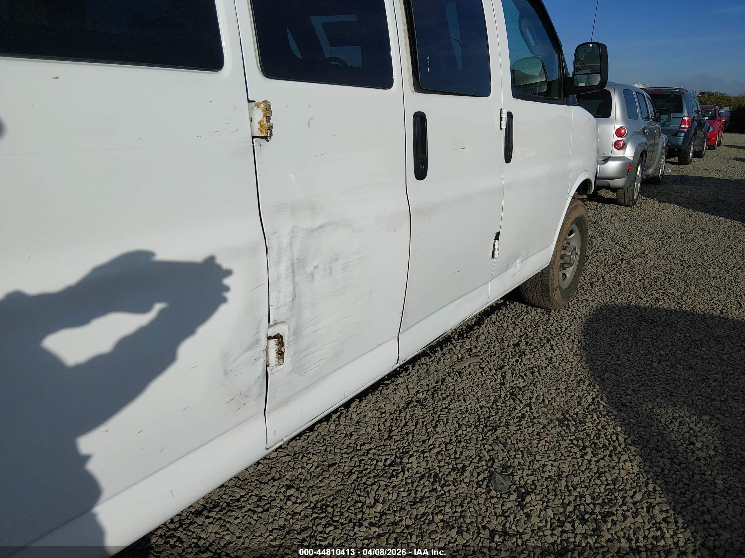 CHEVROLET EXPRESS image 6