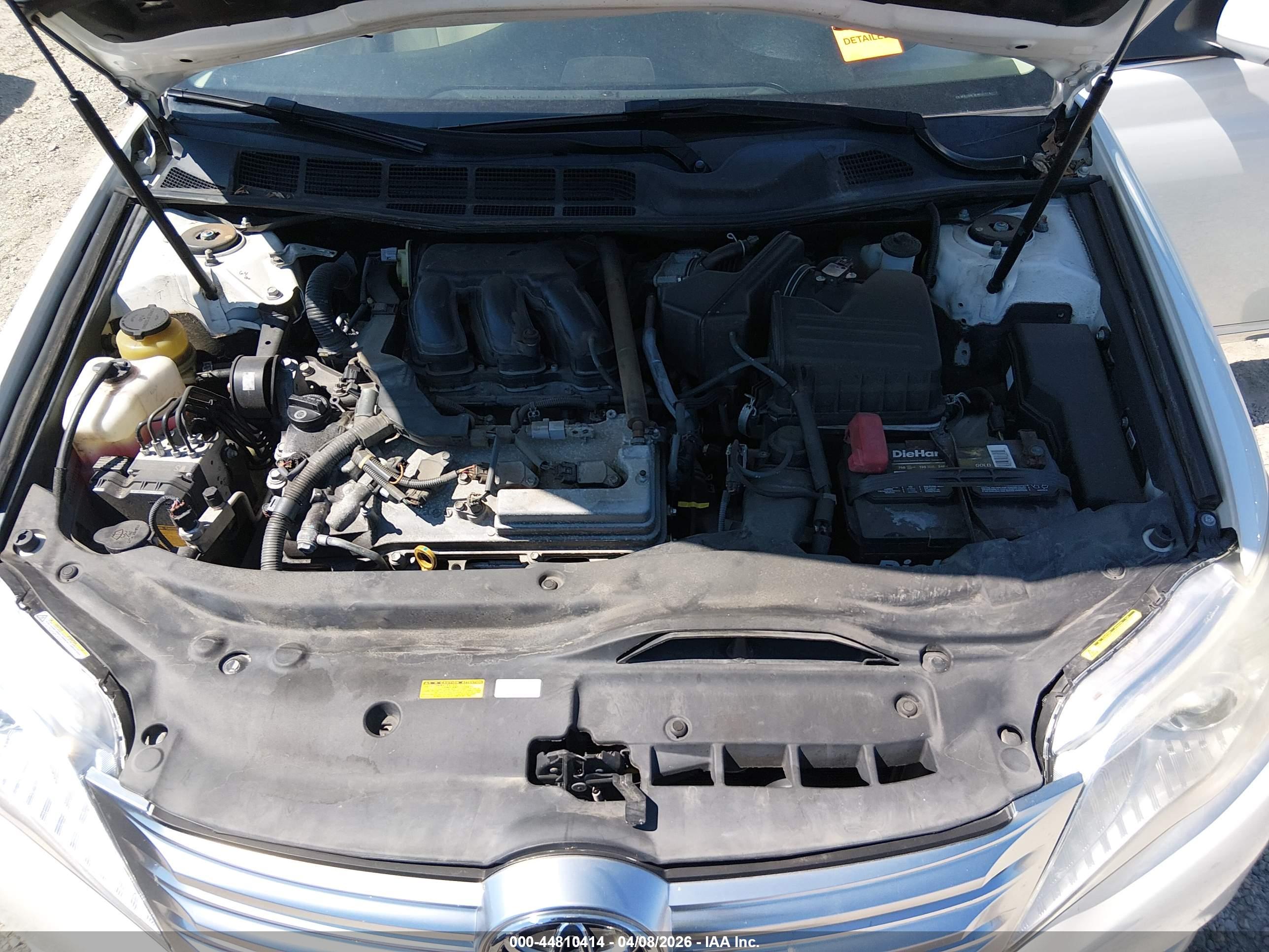 TOYOTA AVALON image 10