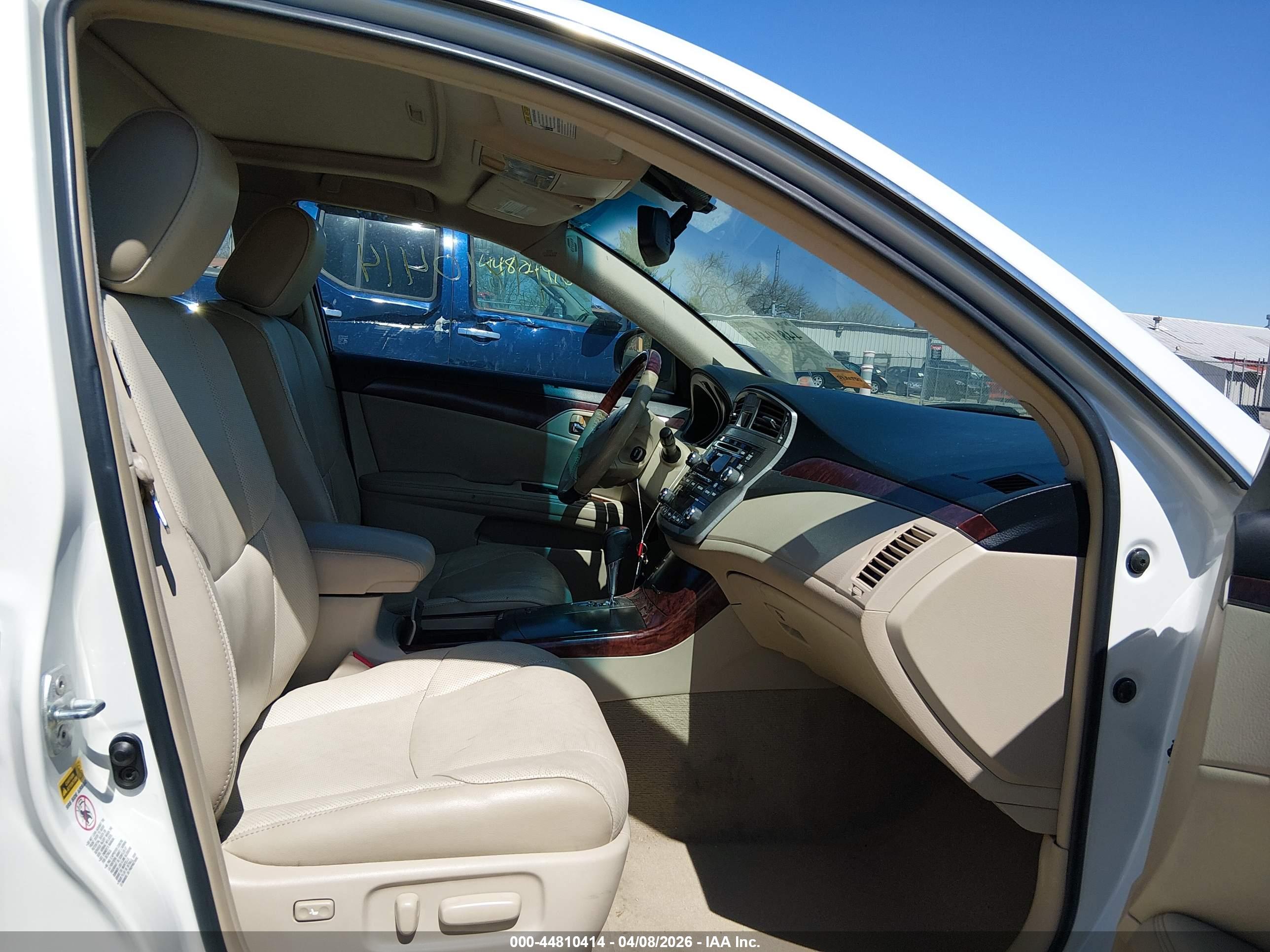 TOYOTA AVALON image 5