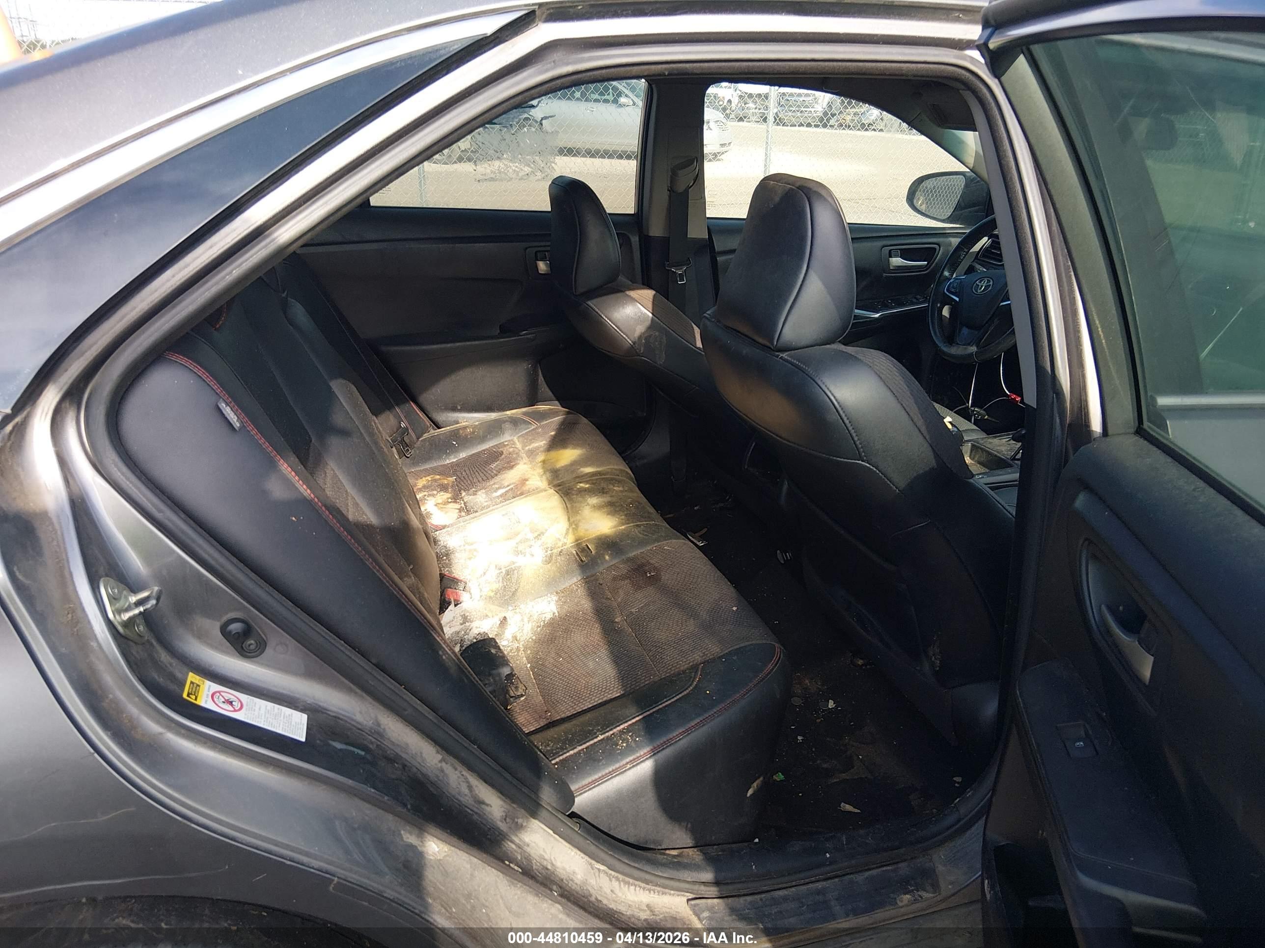 TOYOTA CAMRY image 8