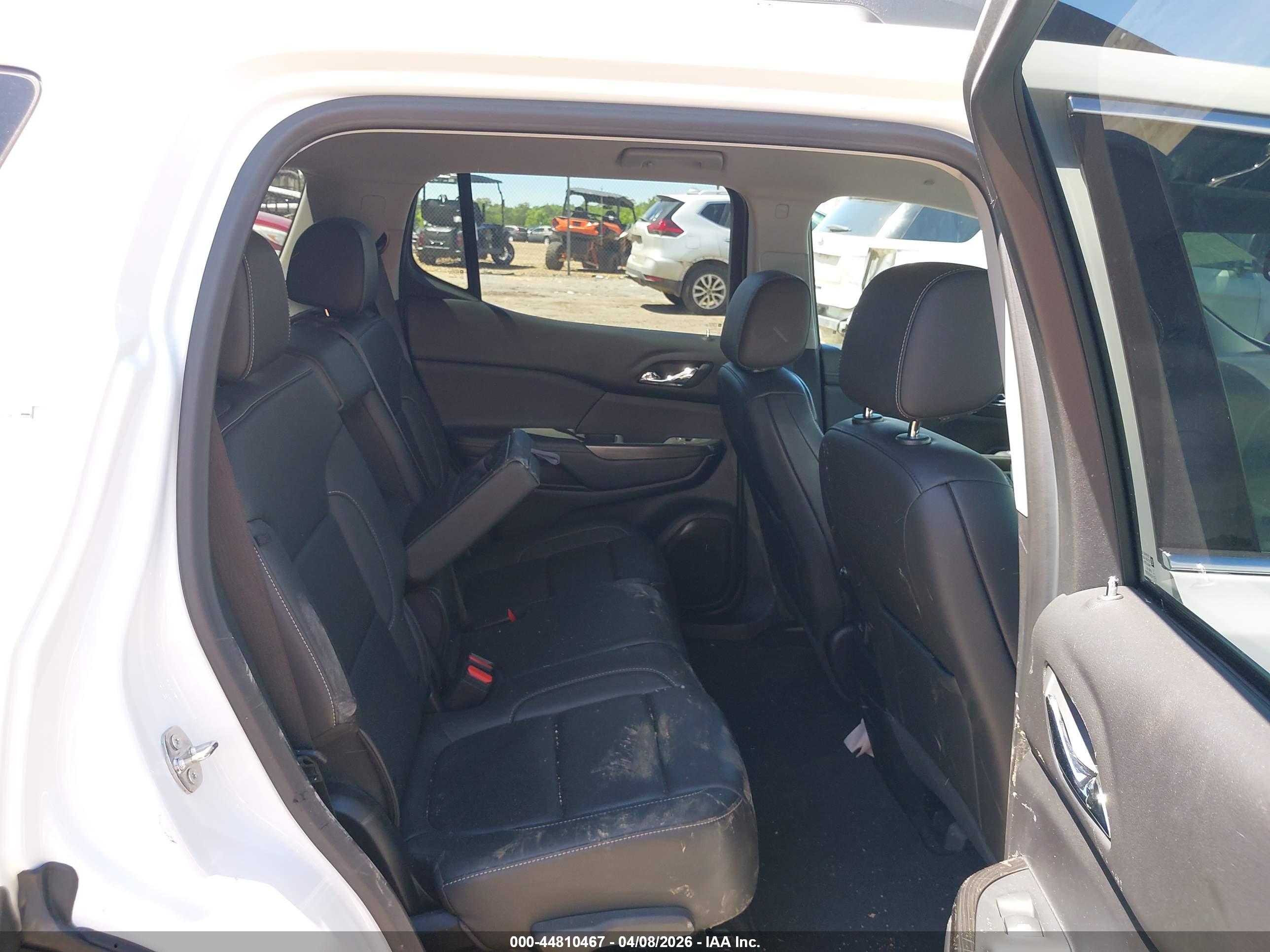 GMC ACADIA image 8