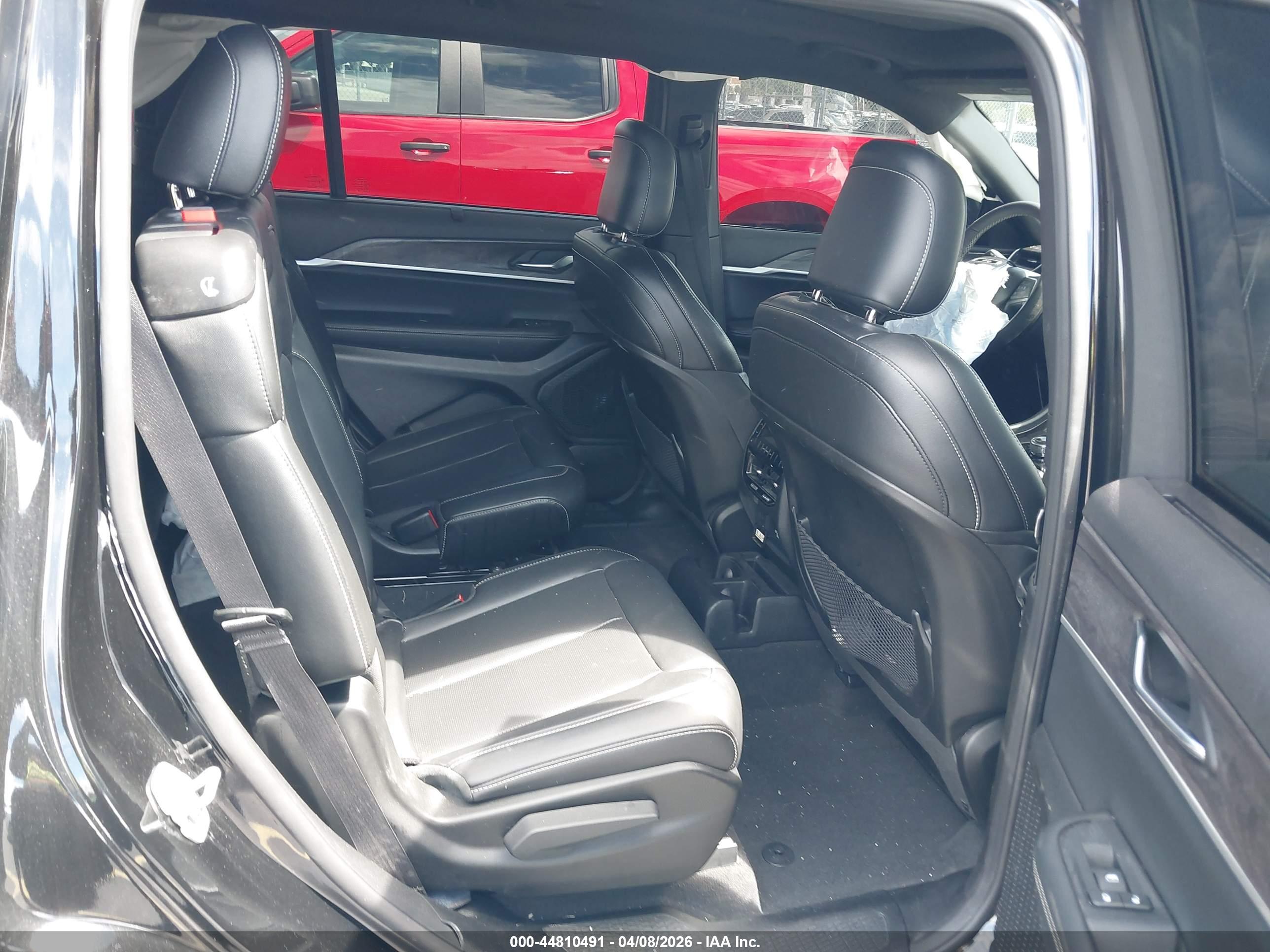 JEEP GRAND image 8