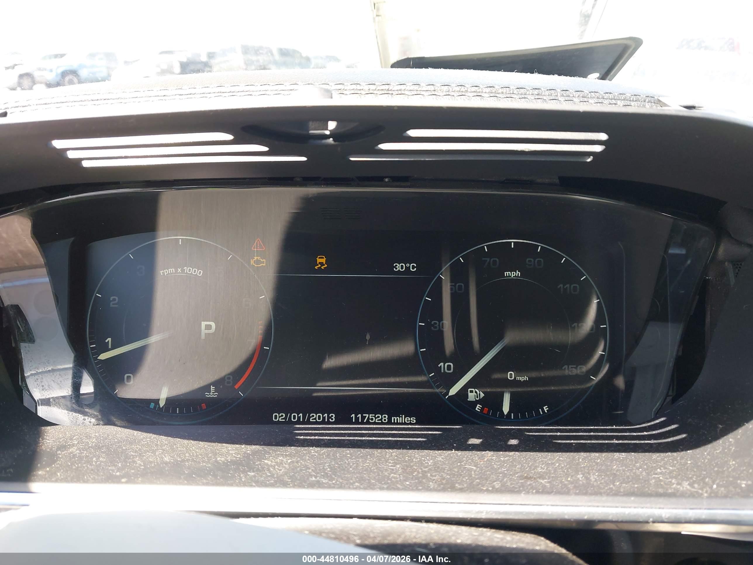 LAND ROVER image 7