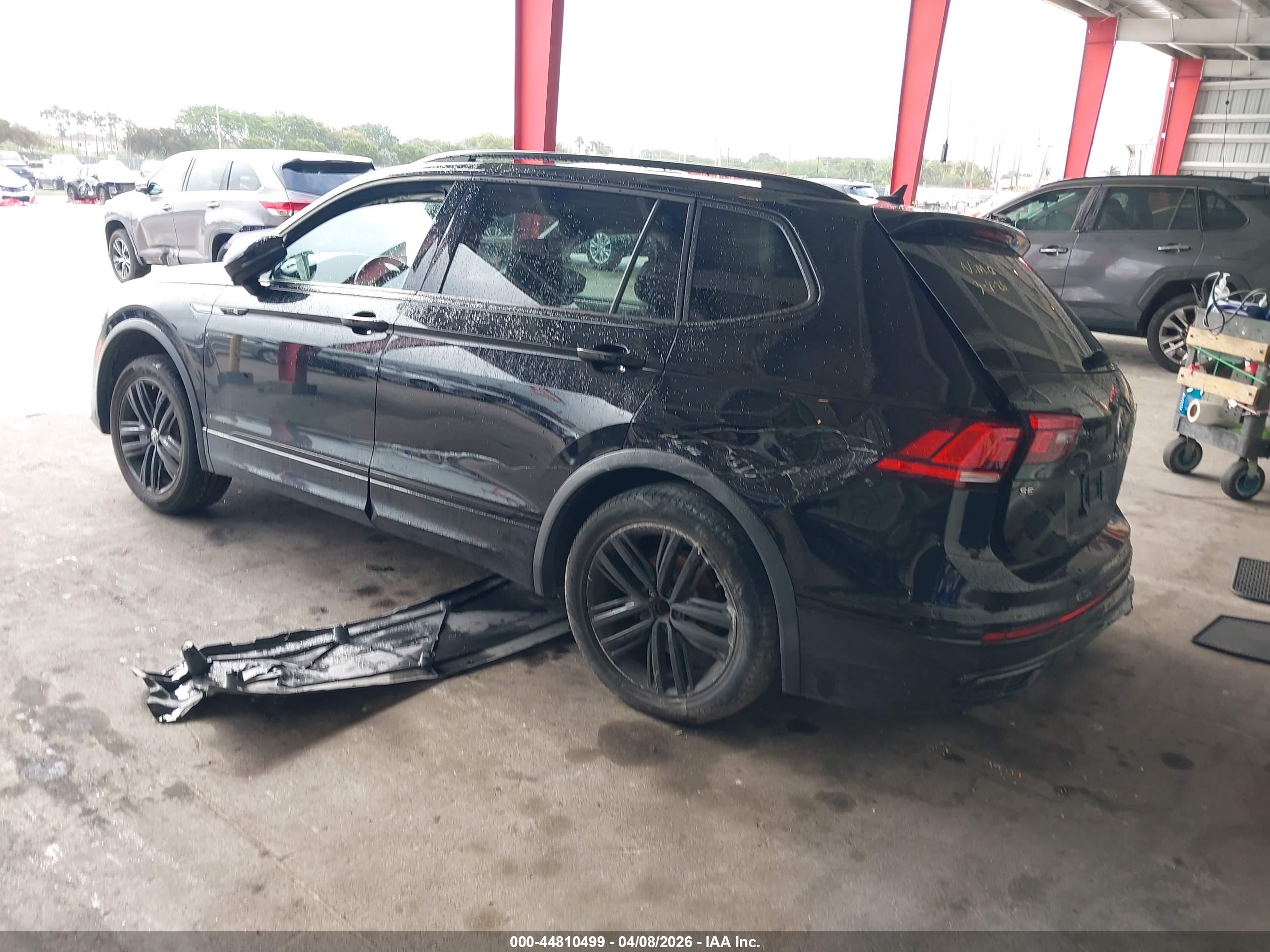 VOLKSWAGEN TIGUAN image 3