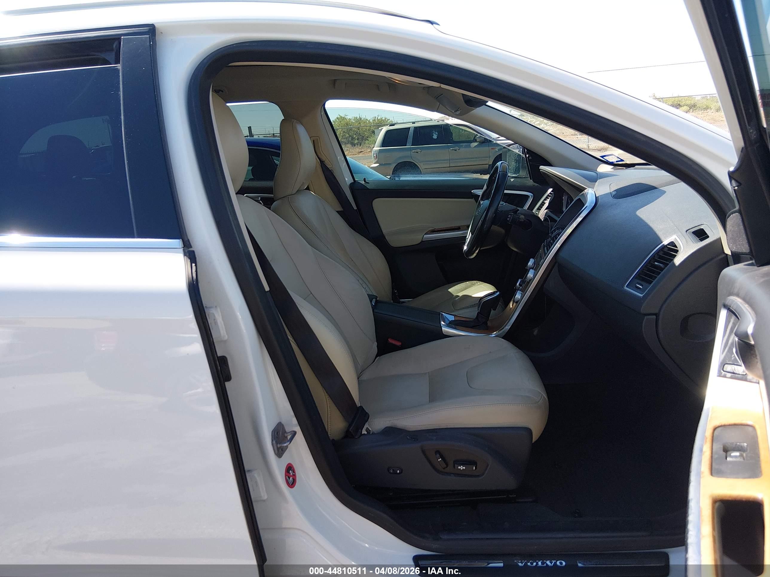 VOLVO XC60 image 5