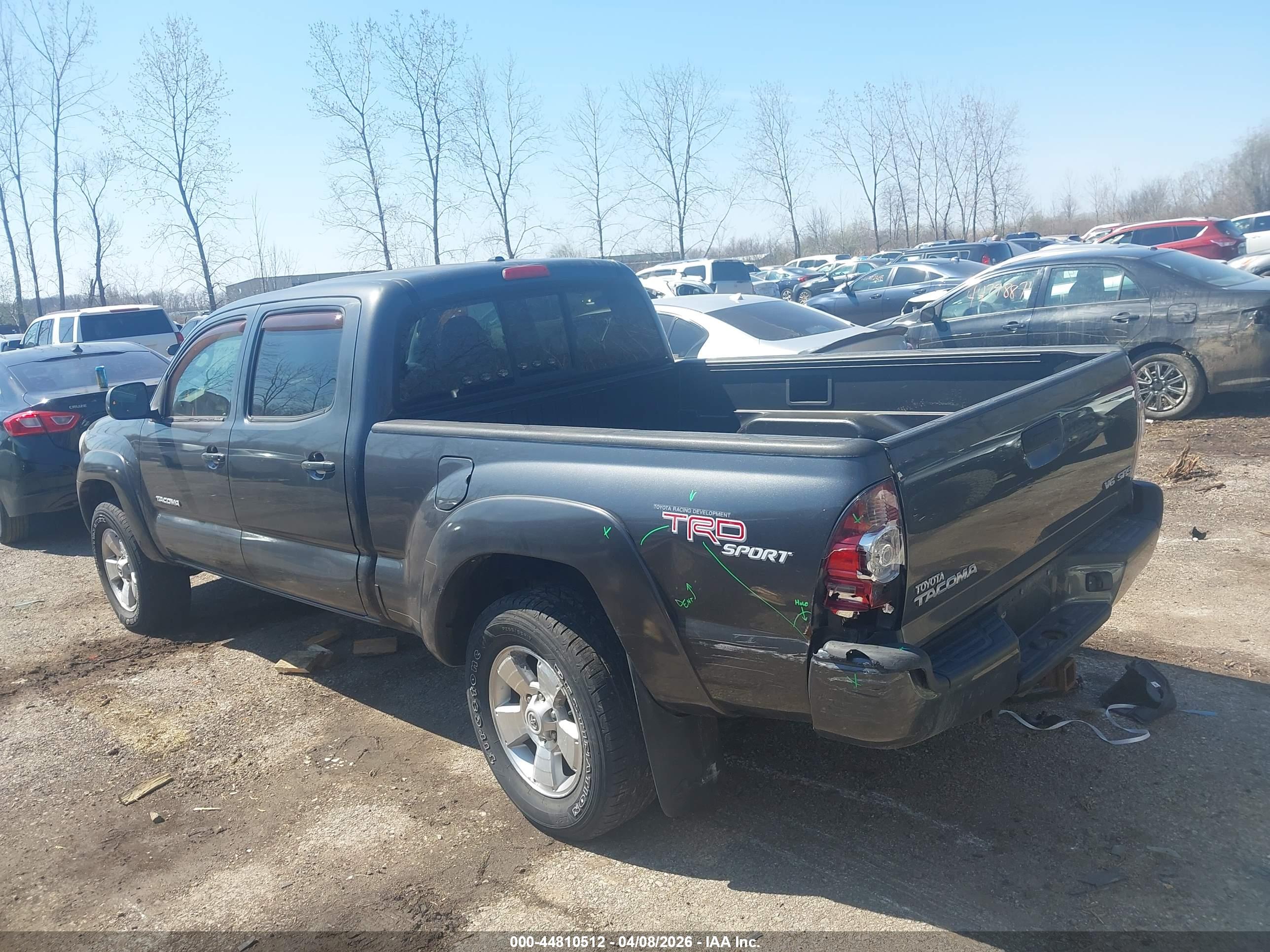 TOYOTA TACOMA image 3