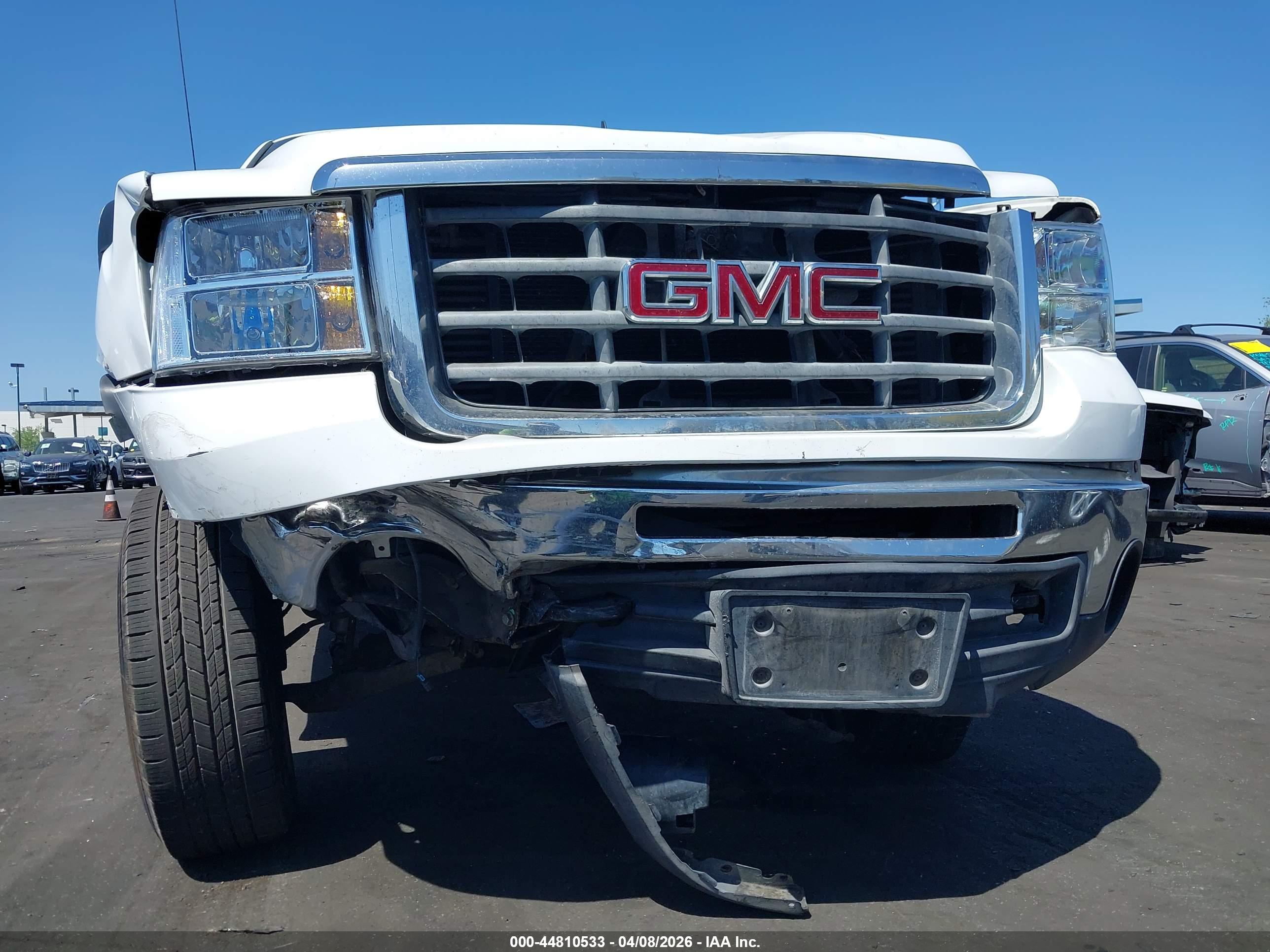 GMC SIERRA image 6