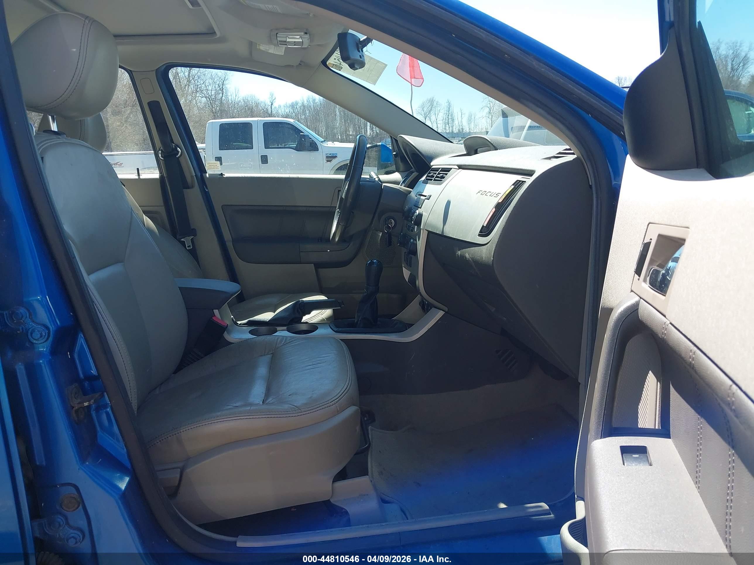 FORD FOCUS image 5