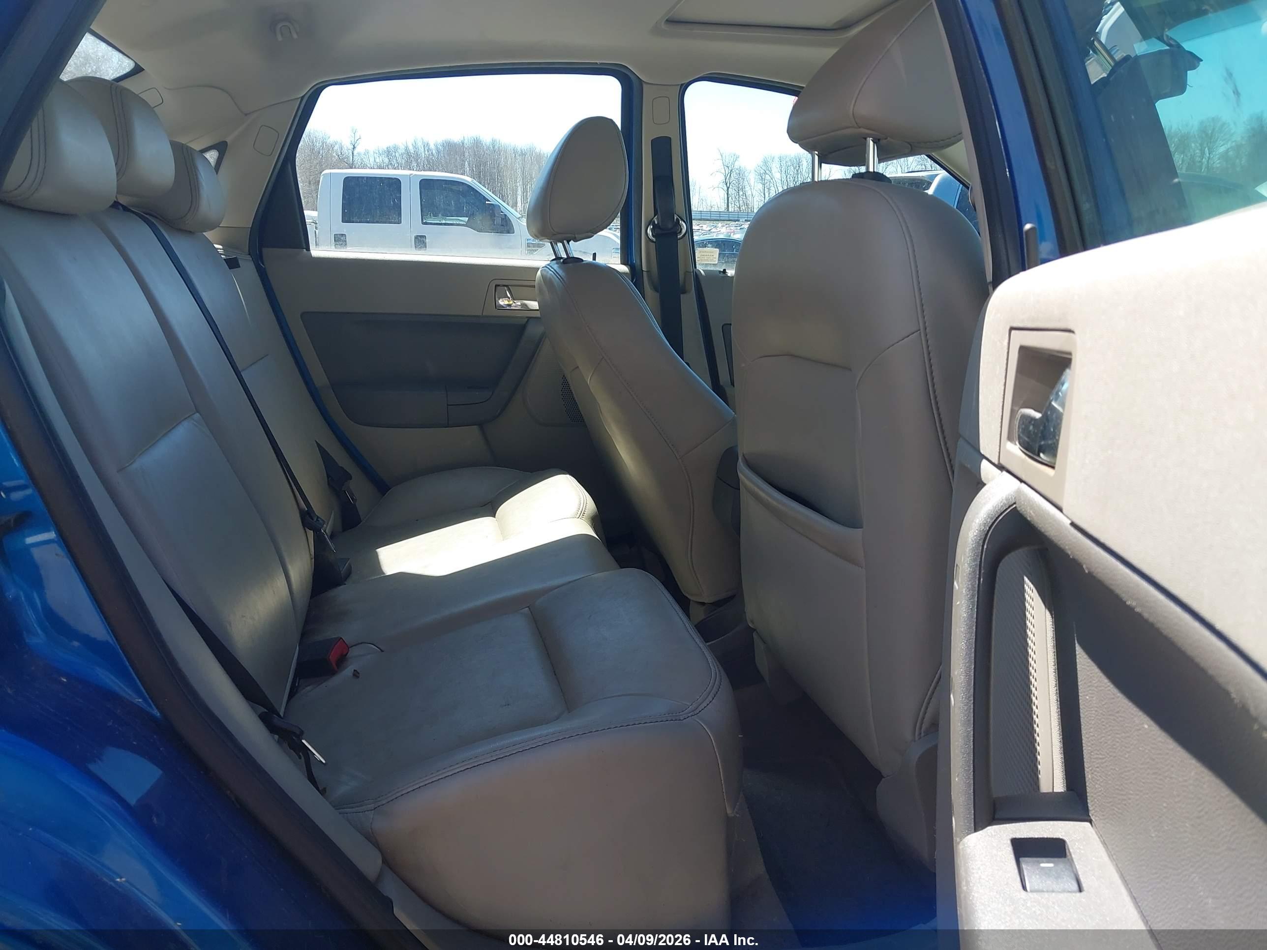 FORD FOCUS image 8
