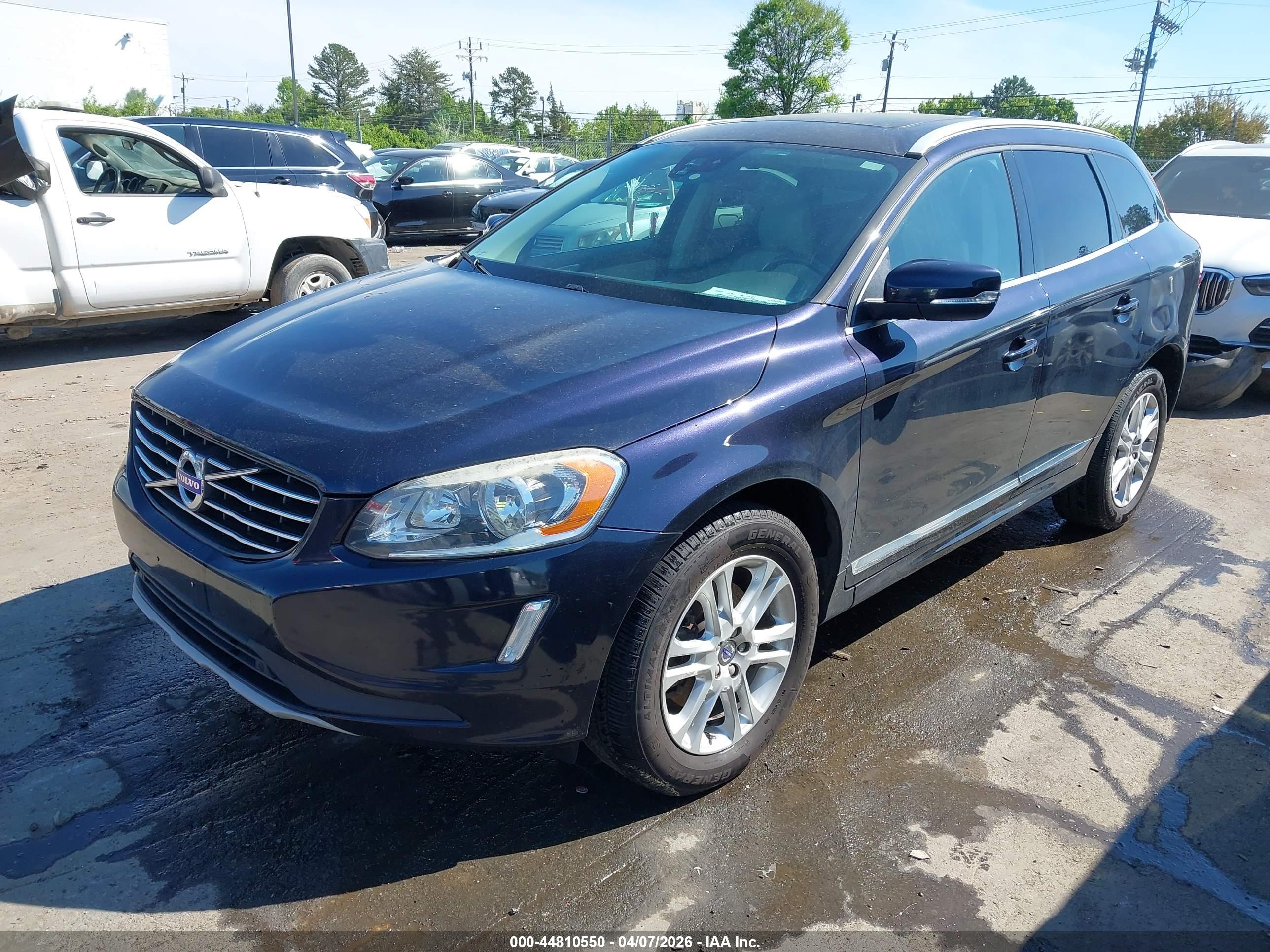 VOLVO XC60 image 2