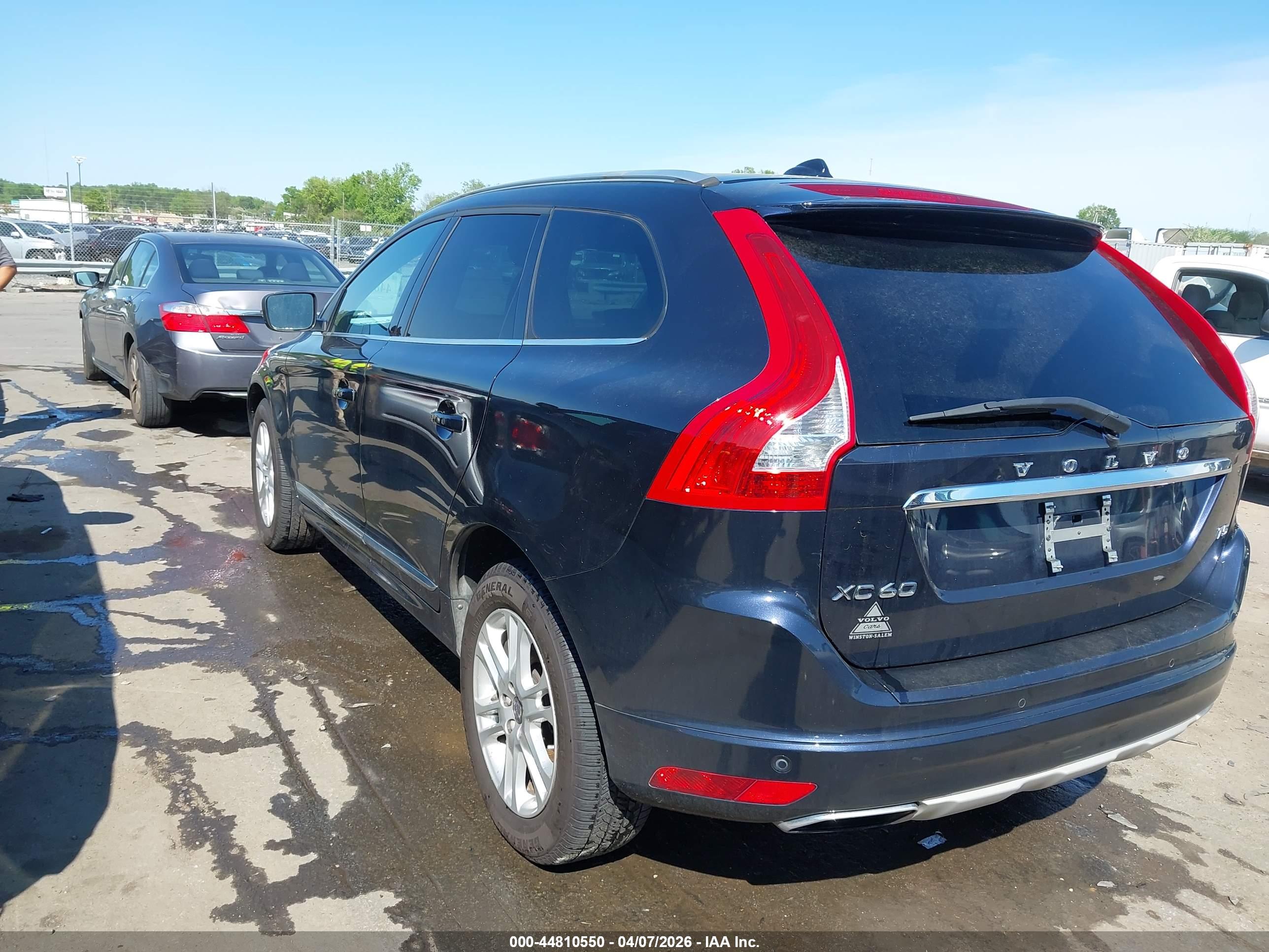 VOLVO XC60 image 3