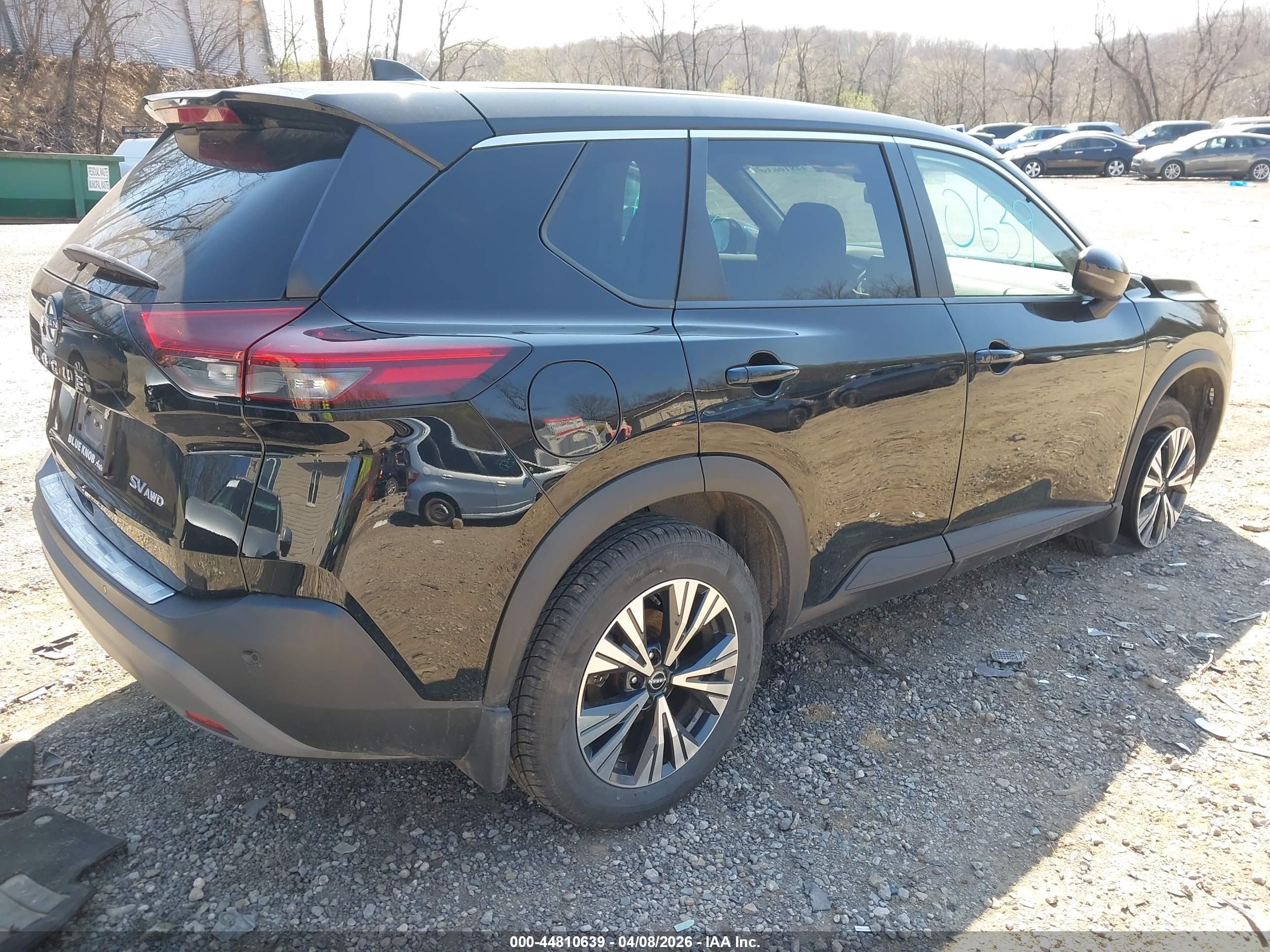 NISSAN ROGUE image 4