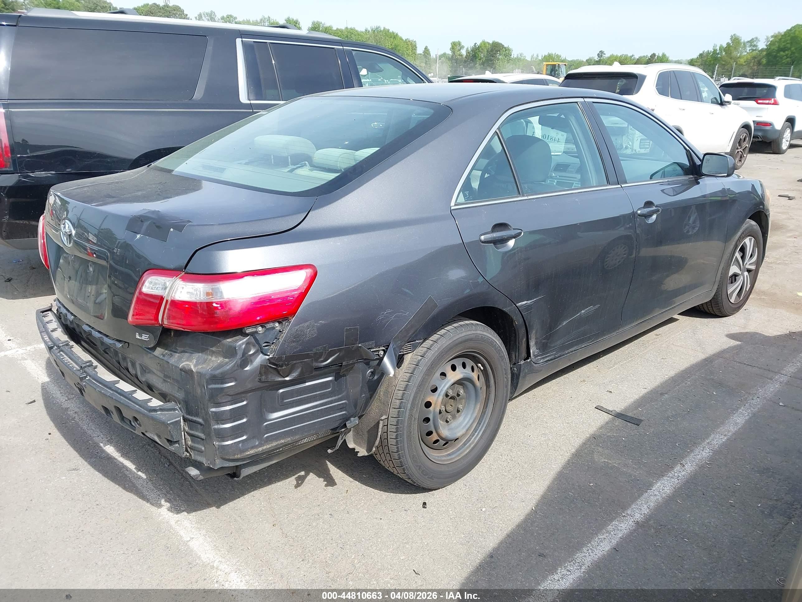 TOYOTA CAMRY image 4