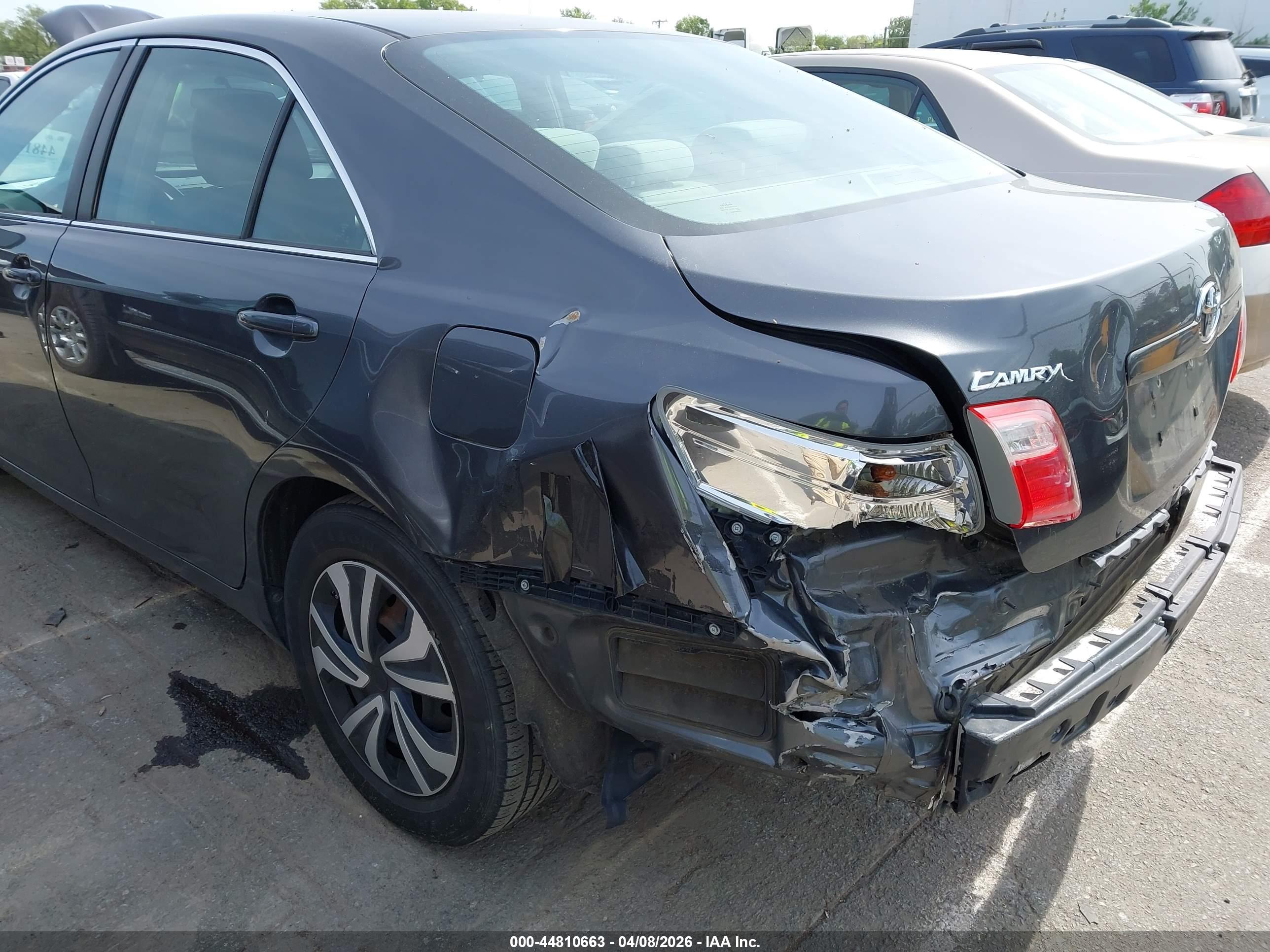 TOYOTA CAMRY image 6