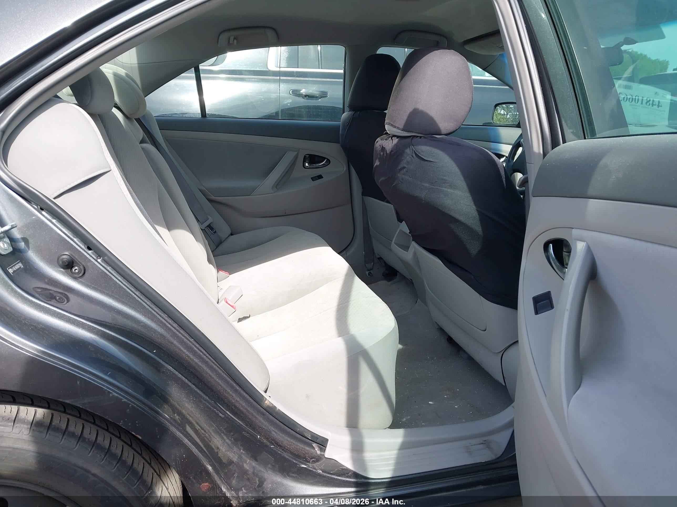 TOYOTA CAMRY image 8