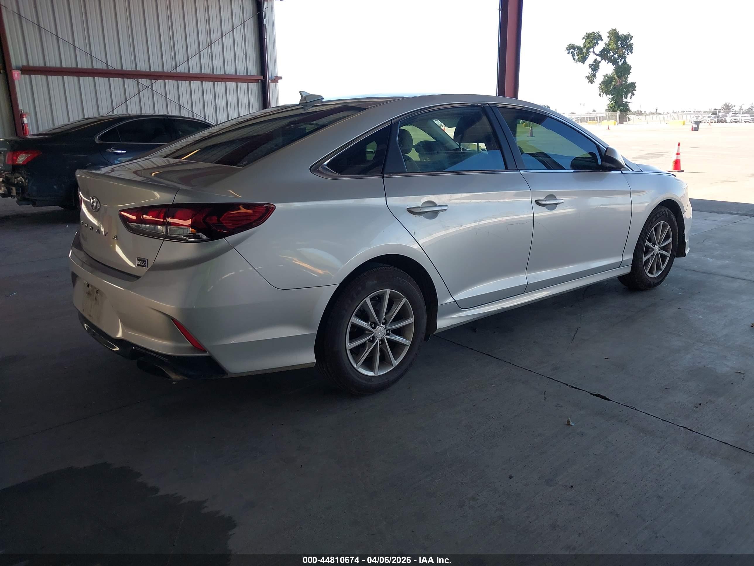 HYUNDAI SONATA image 4