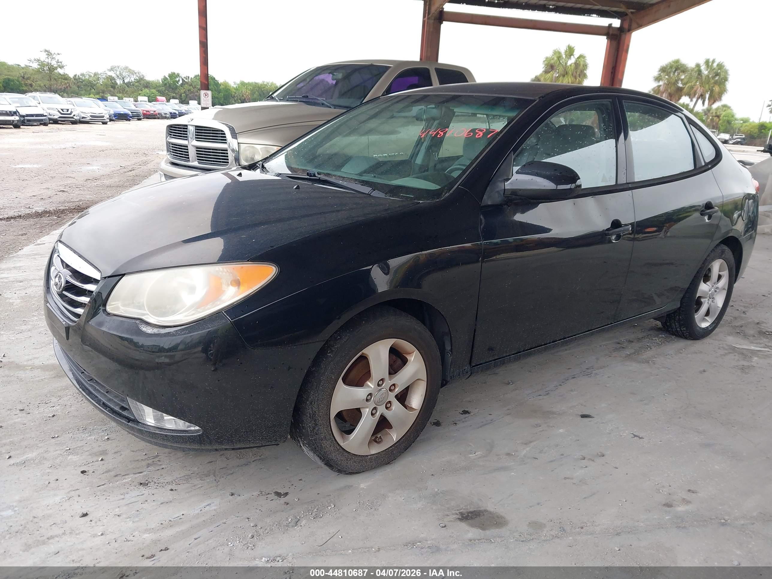 HYUNDAI ELANTRA image 2