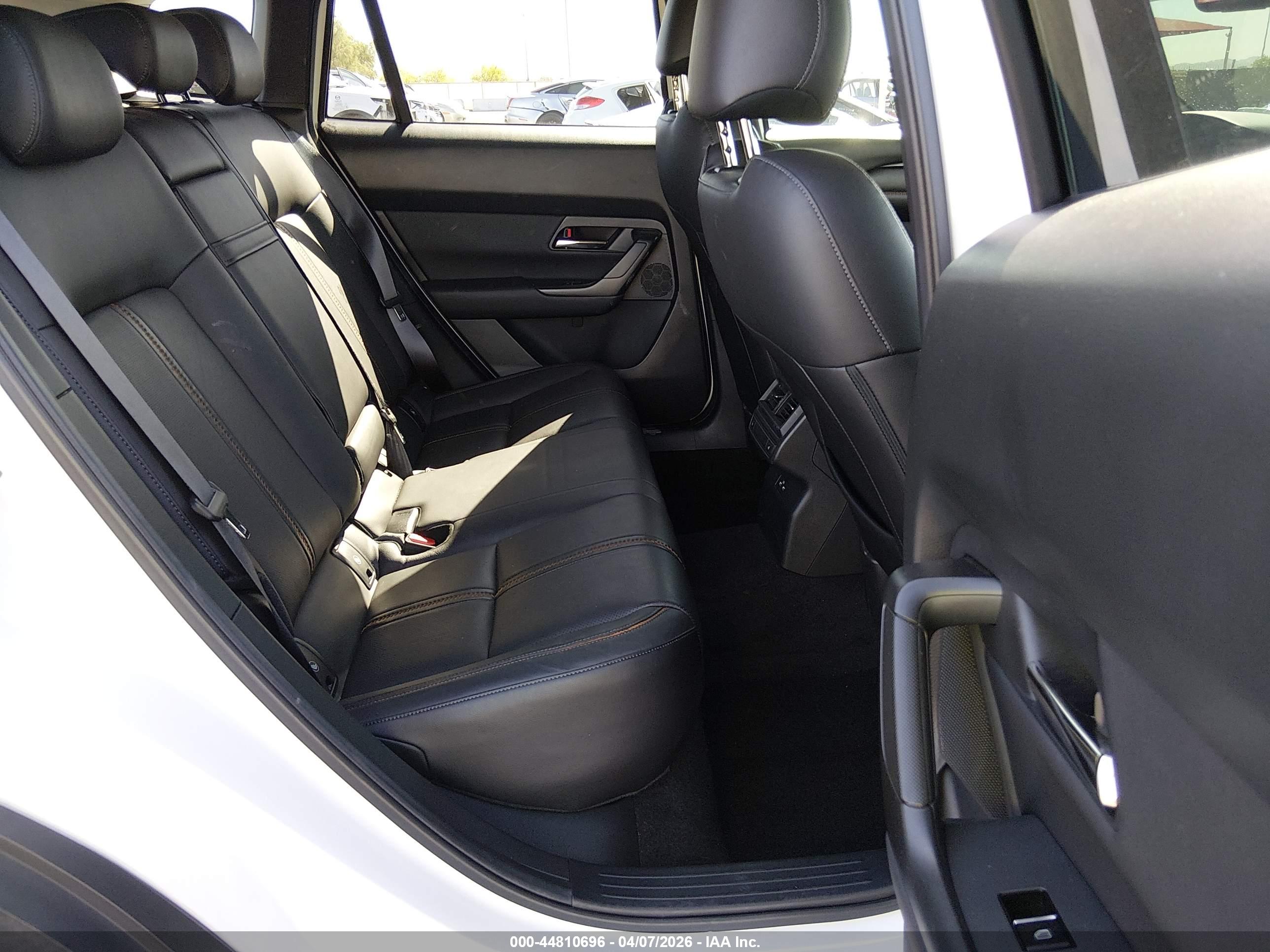 MAZDA CX-50 image 8