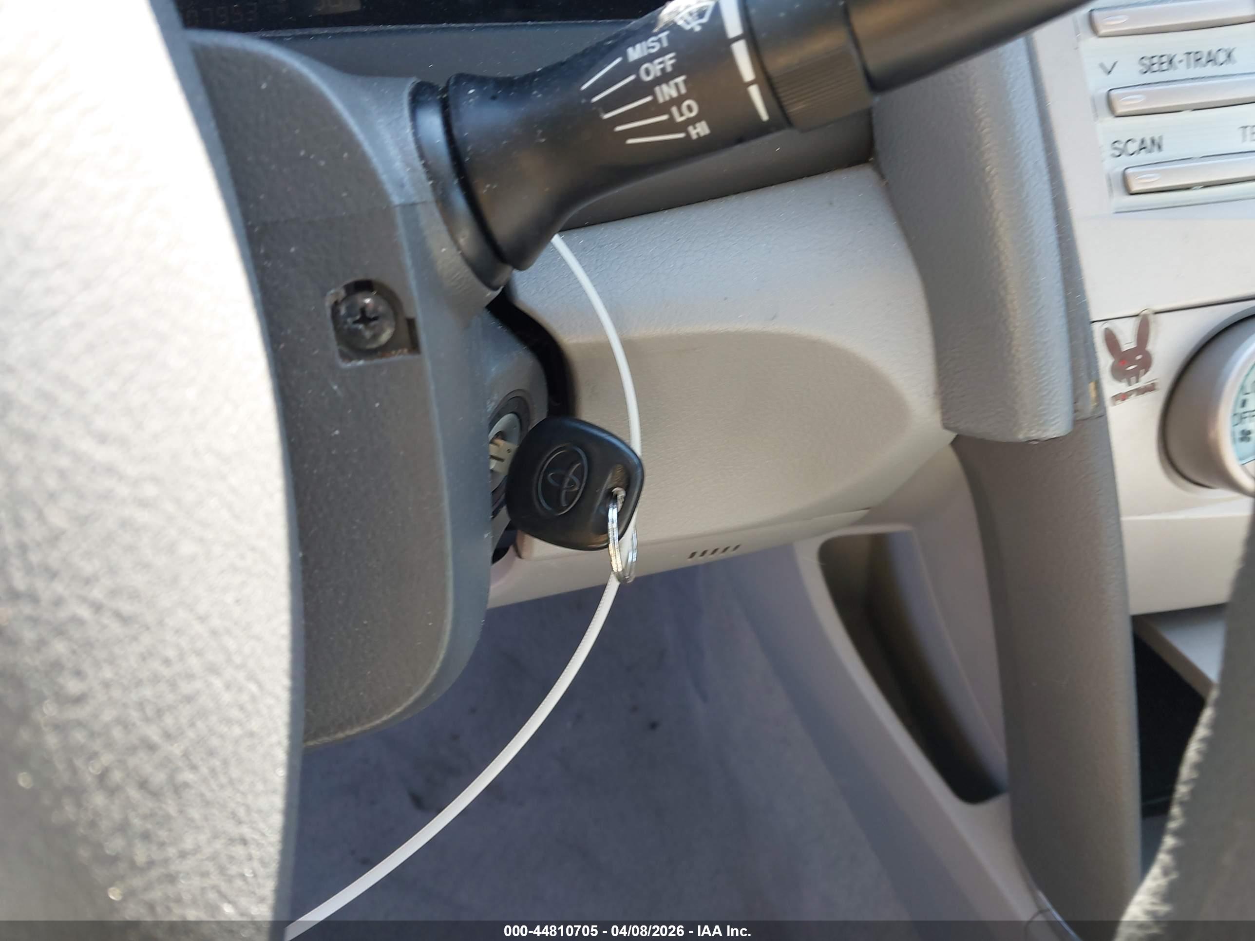 TOYOTA CAMRY image 11