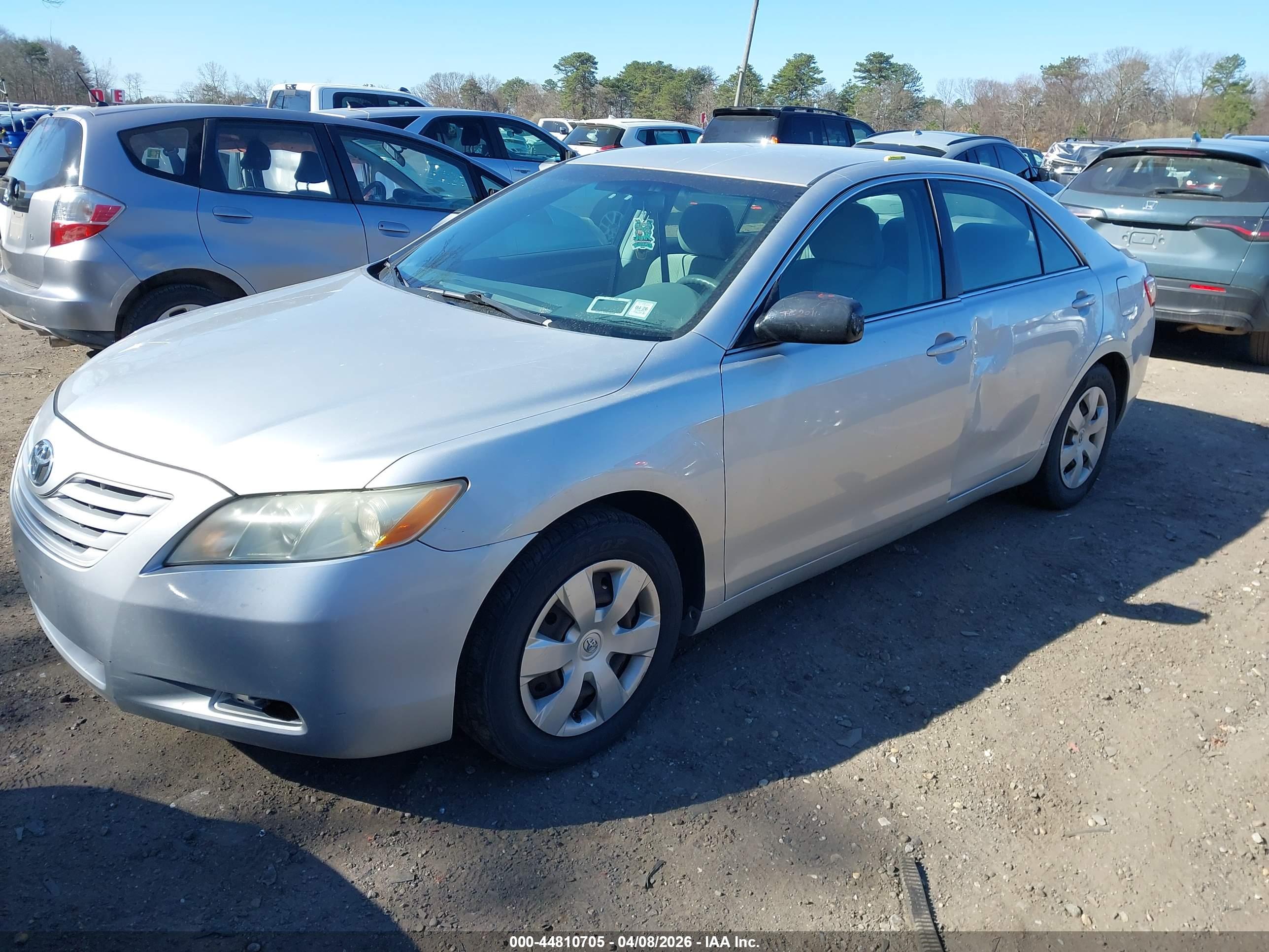 TOYOTA CAMRY image 2