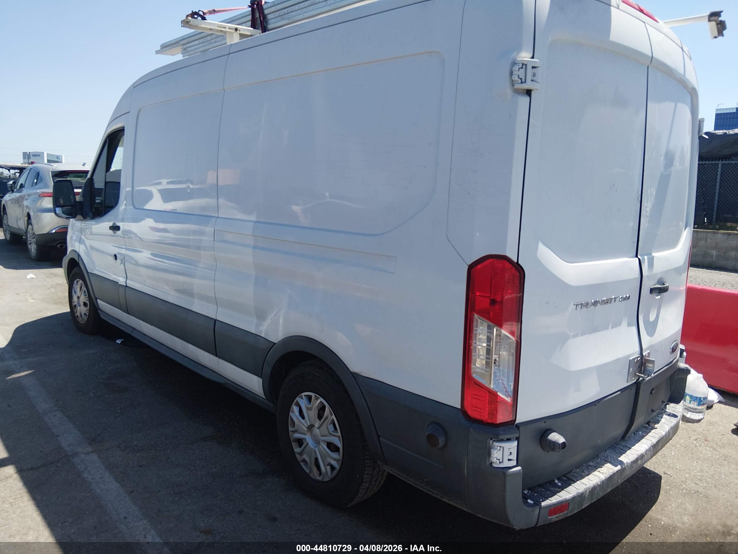 FORD TRANSIT-250 image 3