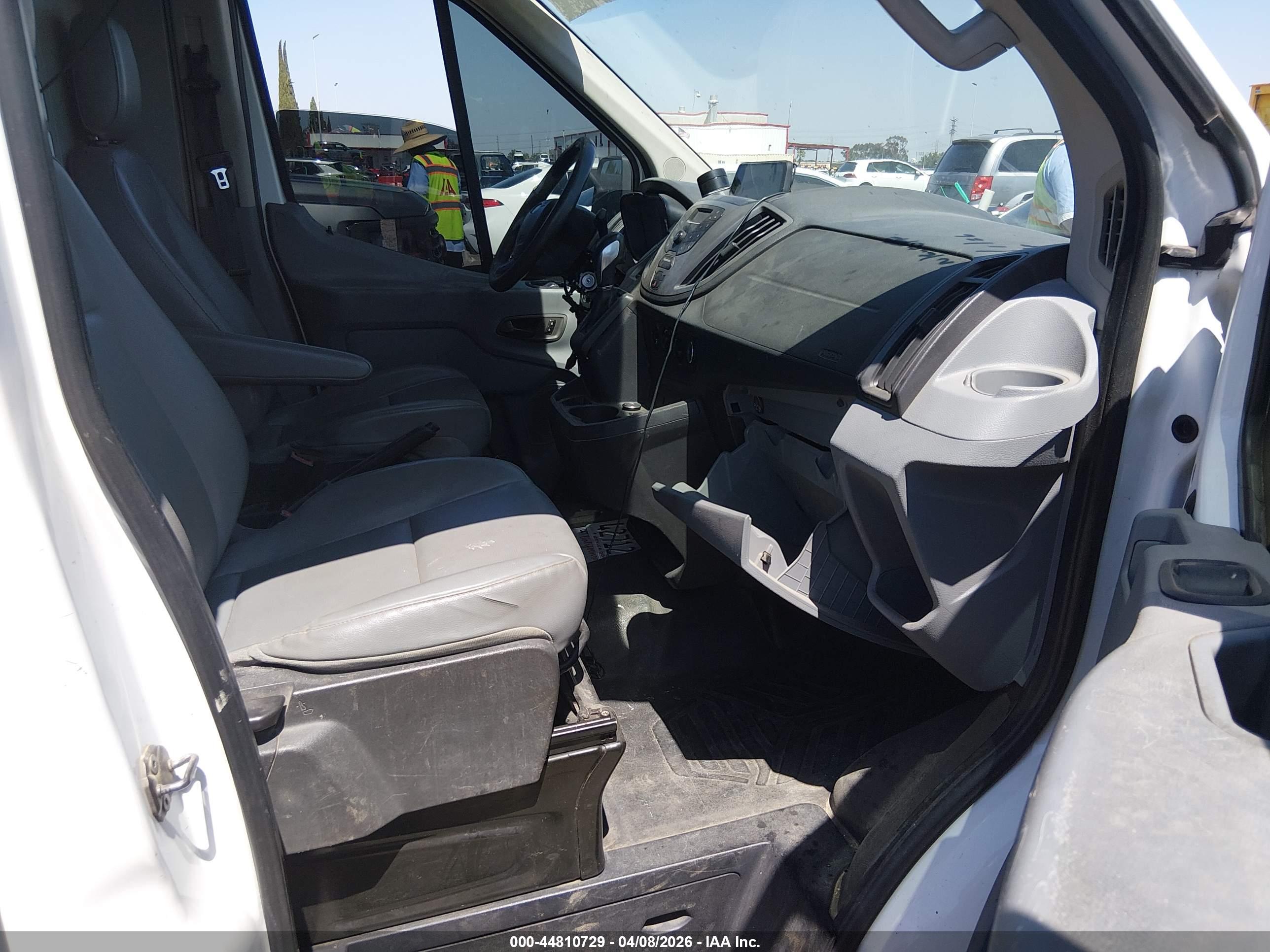 FORD TRANSIT-250 image 5