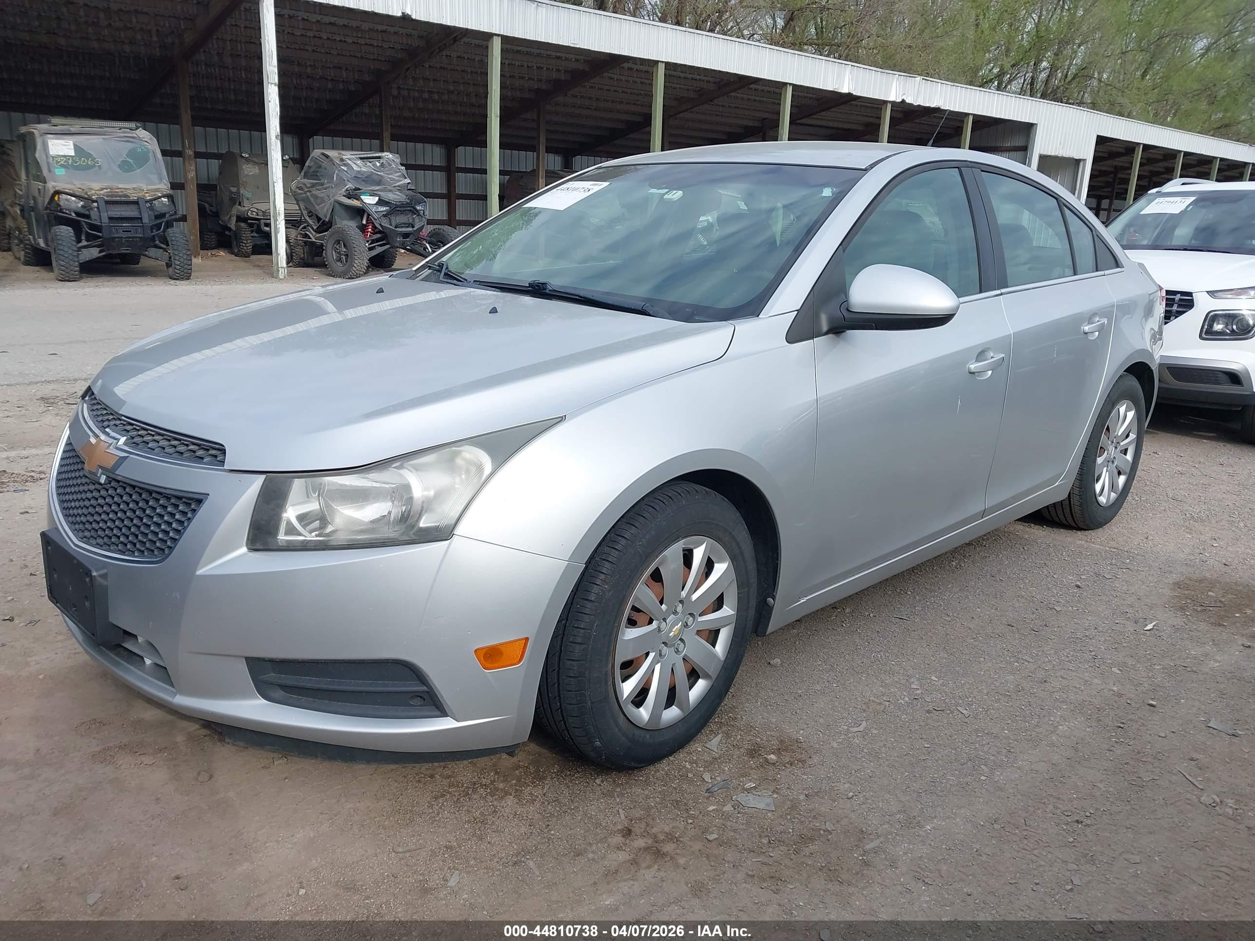 CHEVROLET CRUZE image 2