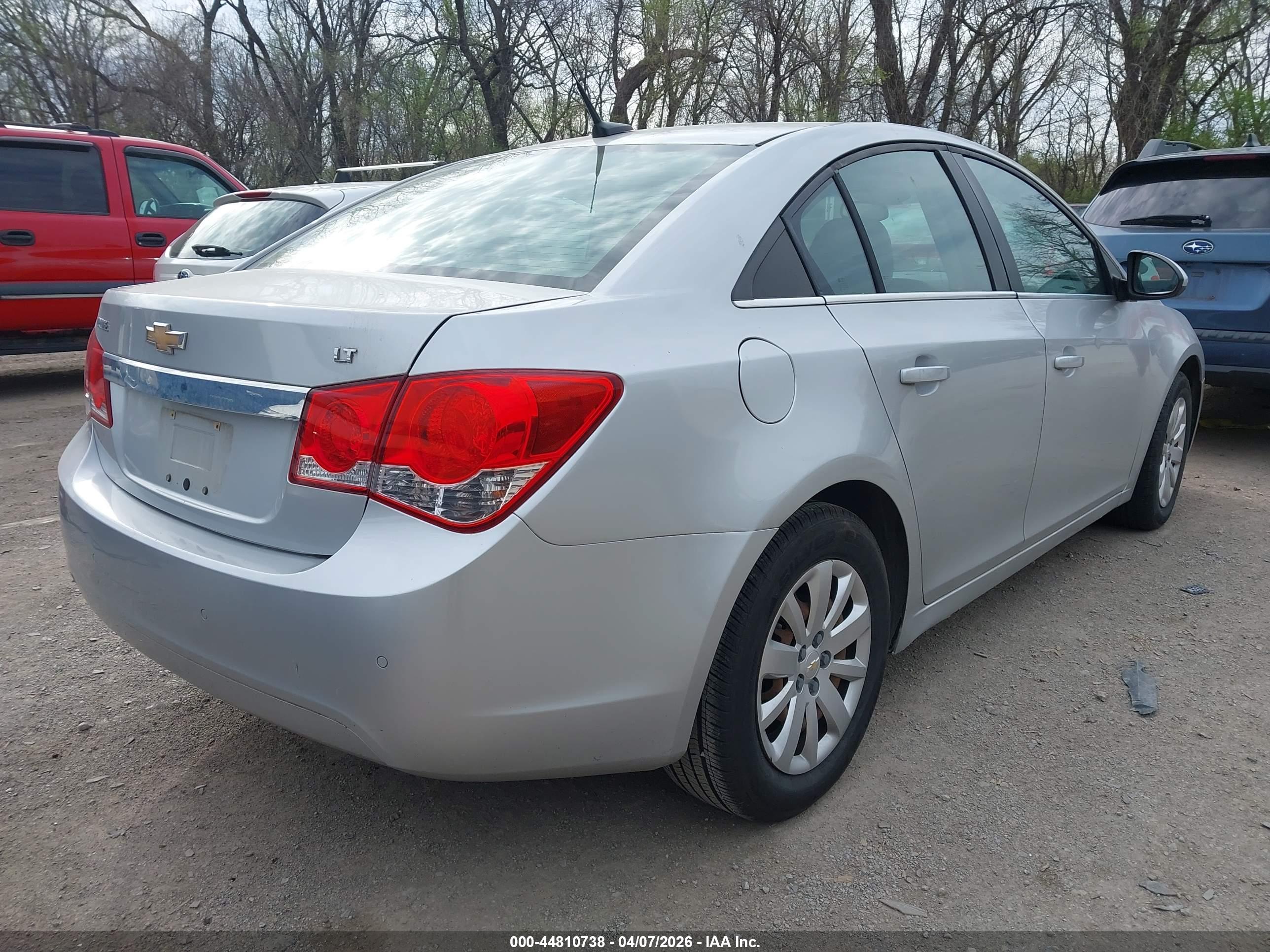 CHEVROLET CRUZE image 4