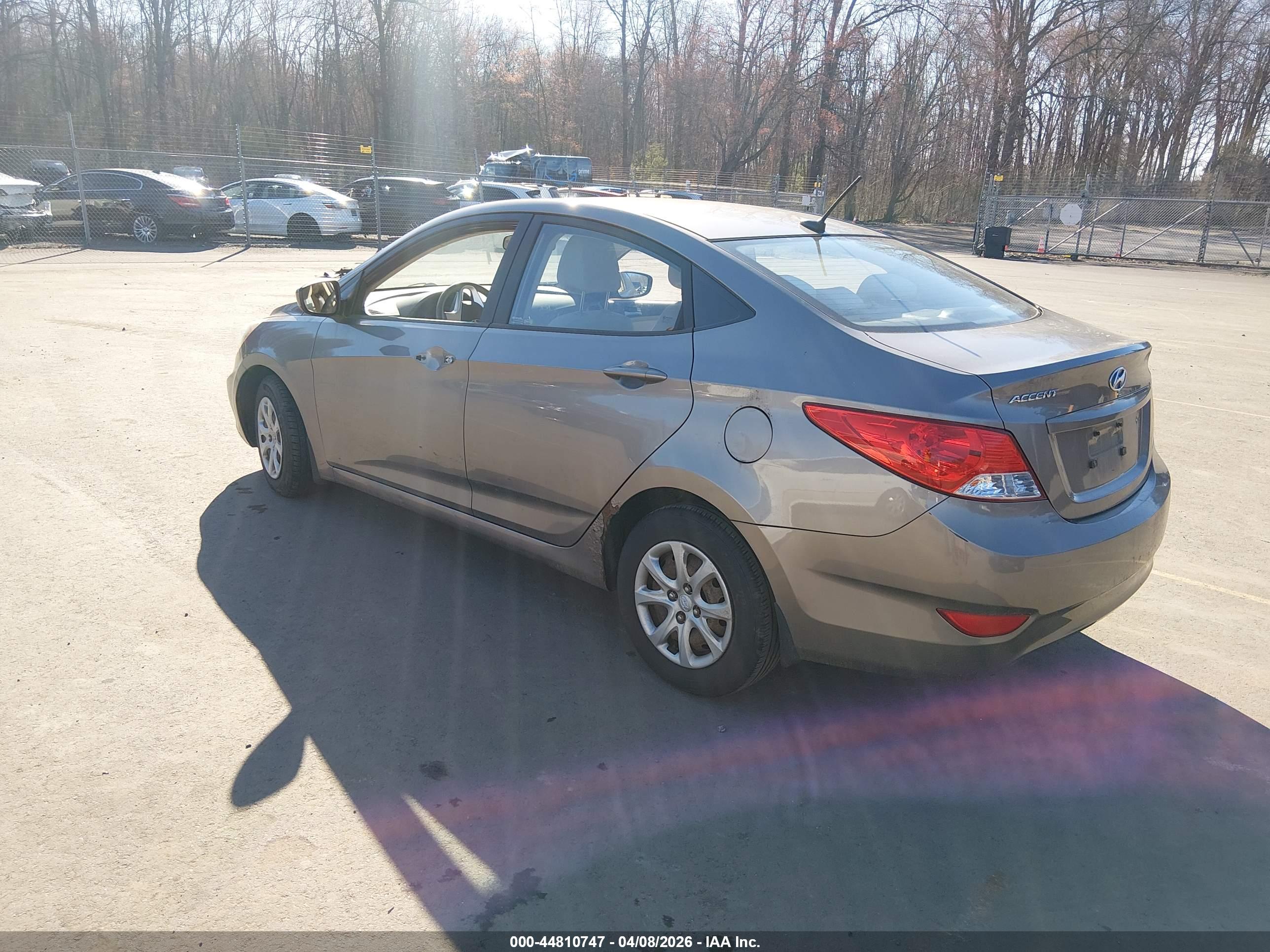 HYUNDAI ACCENT image 3