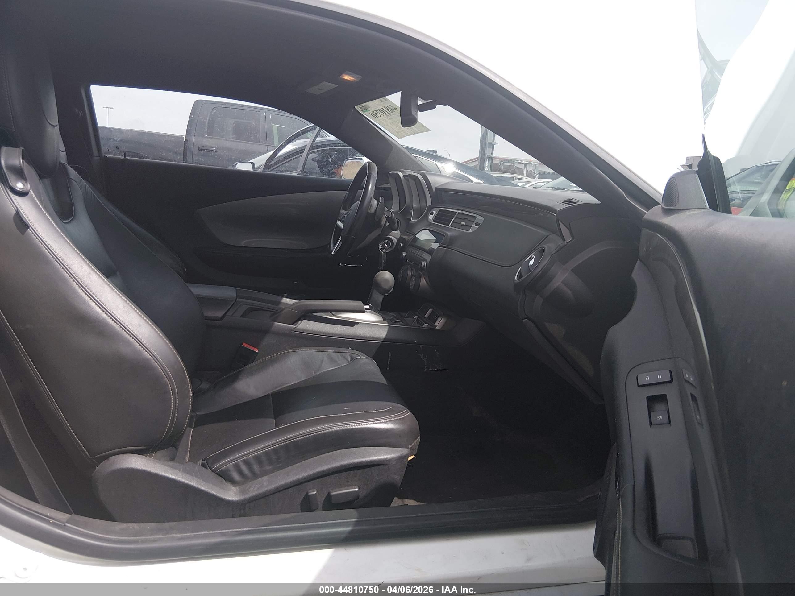 CHEVROLET CAMARO image 5