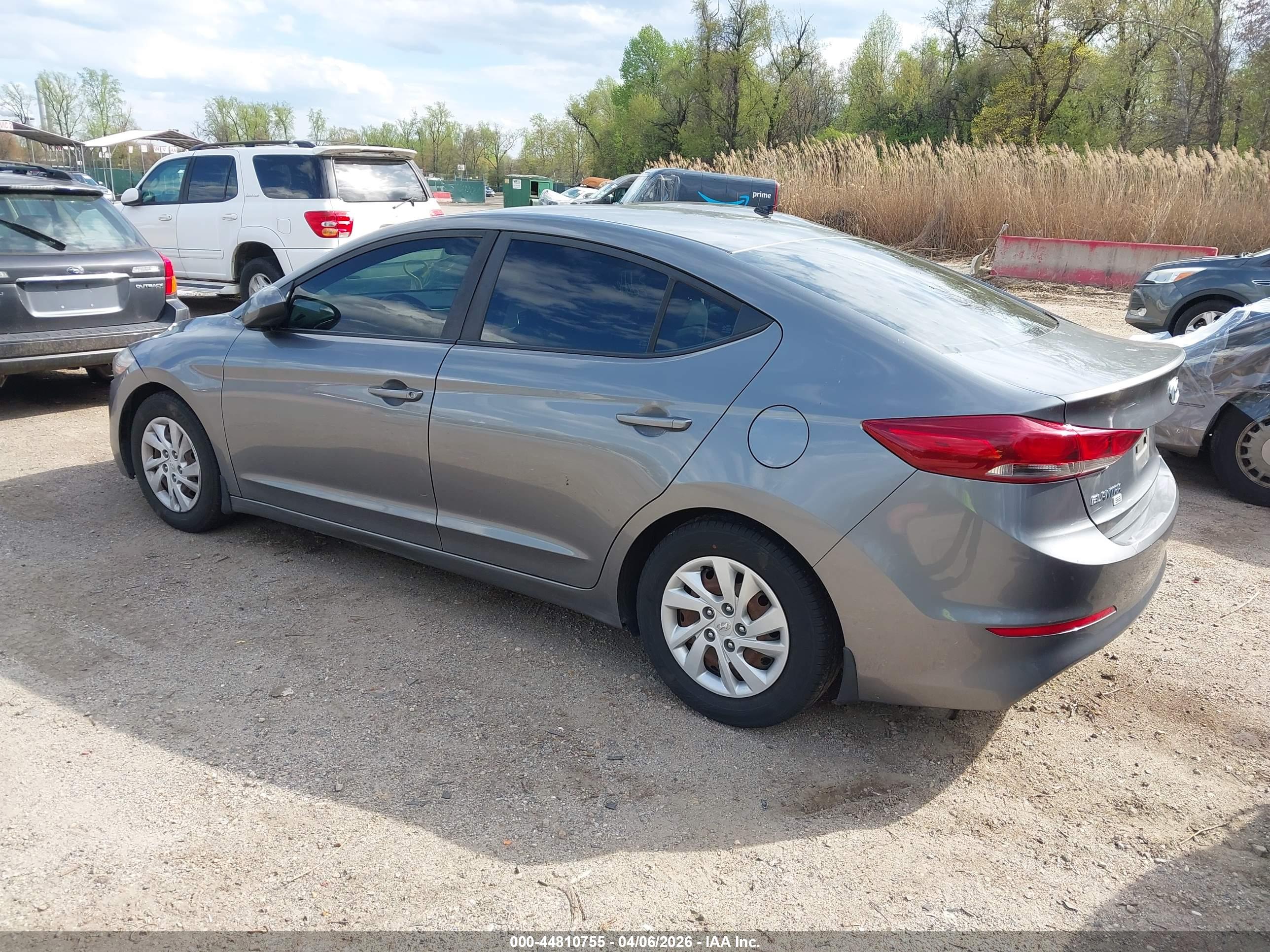 HYUNDAI ELANTRA image 3