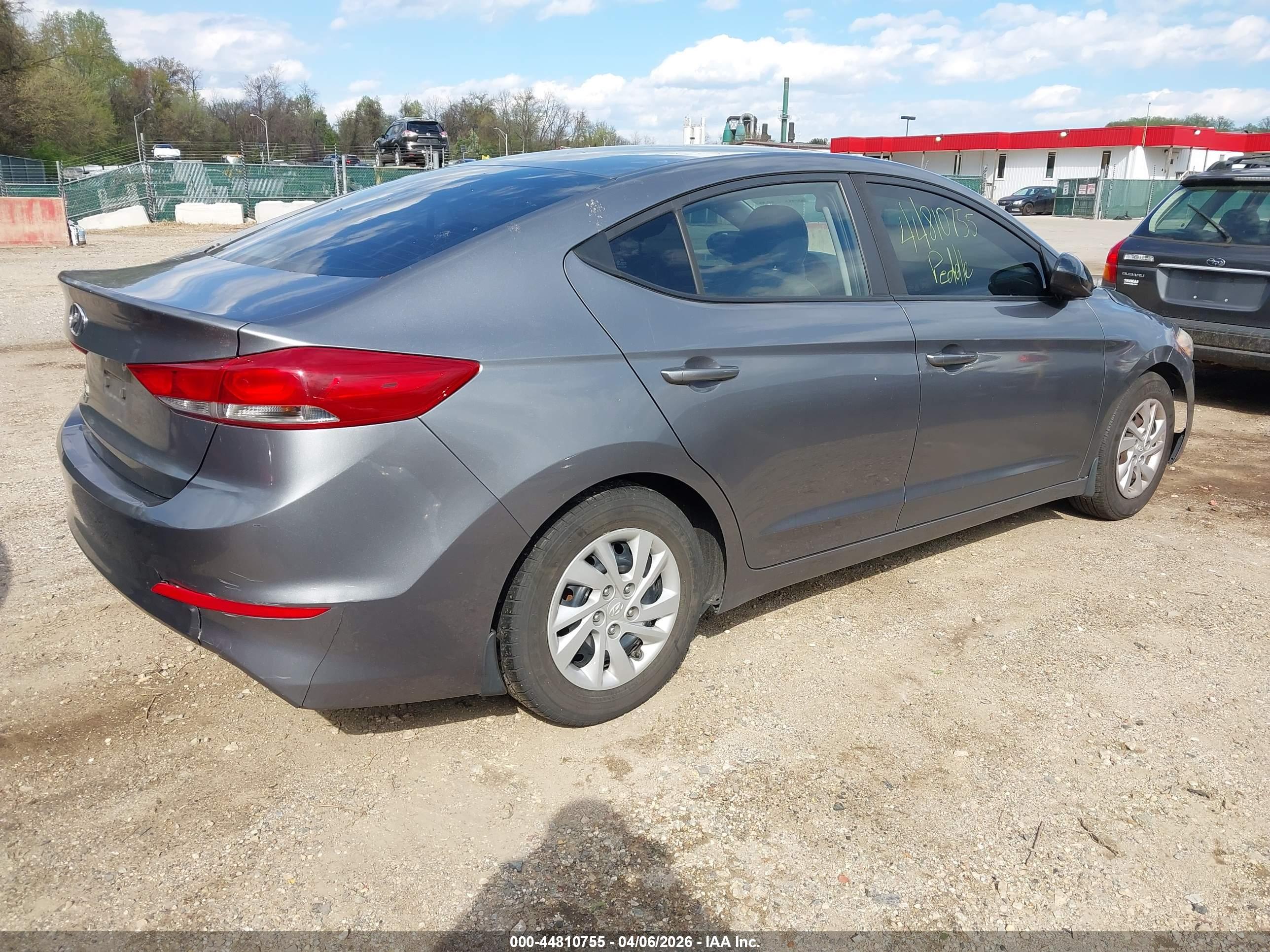 HYUNDAI ELANTRA image 4
