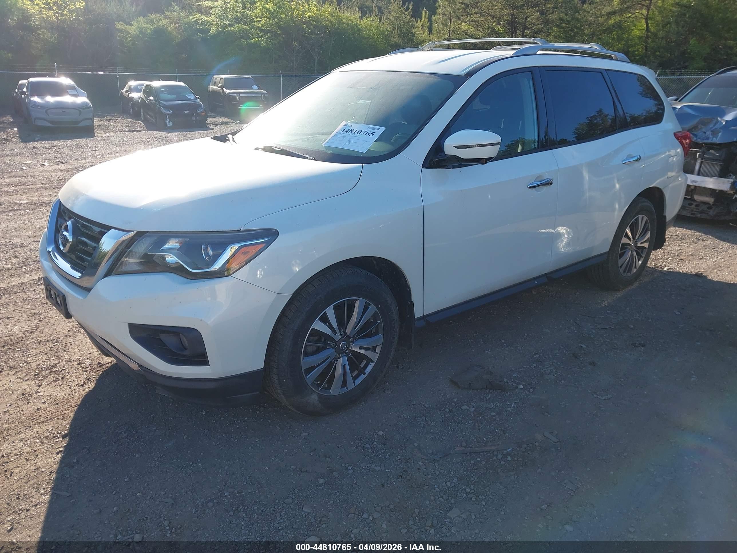 NISSAN PATHFINDER image 2