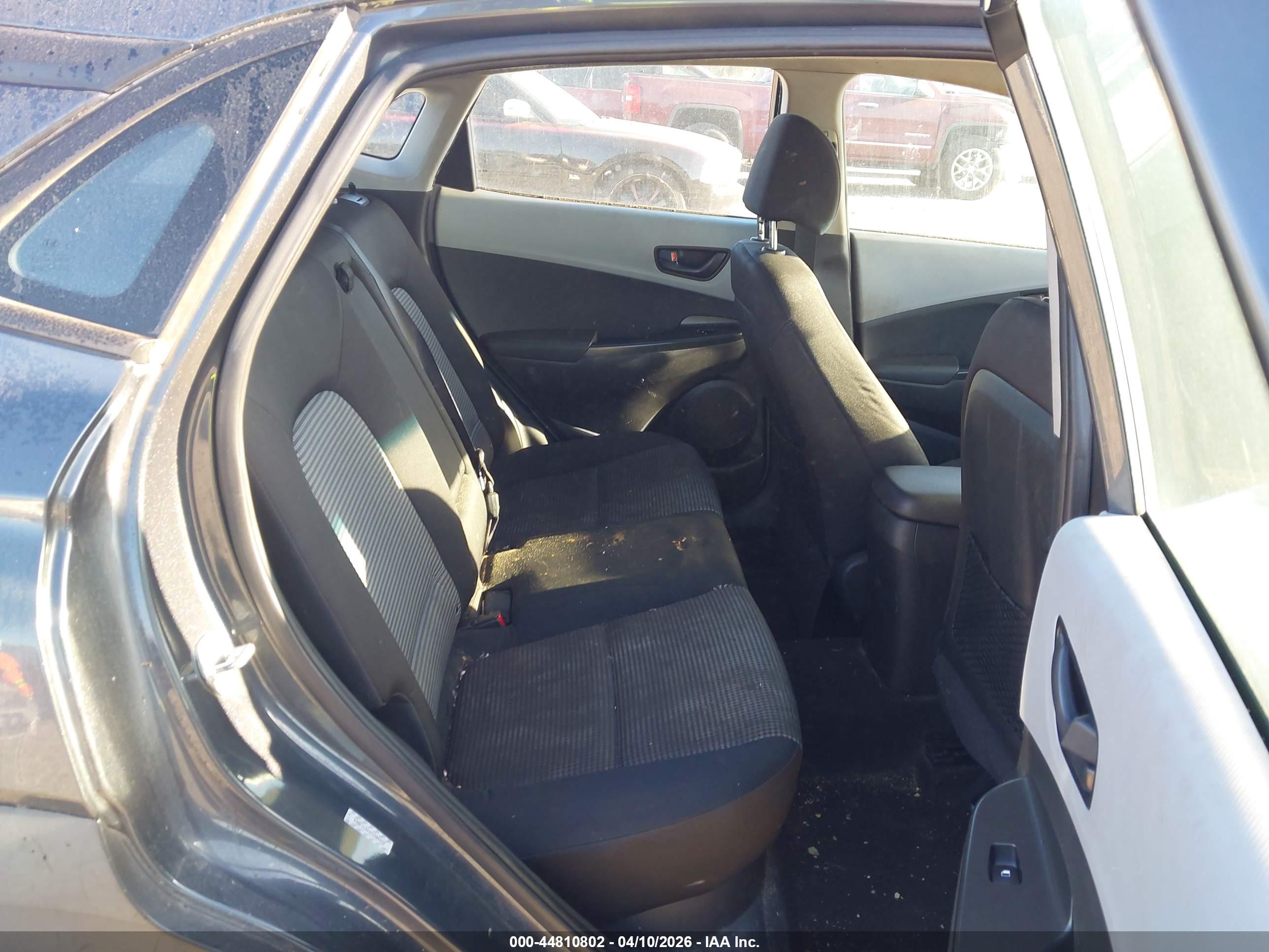 HYUNDAI KONA image 8