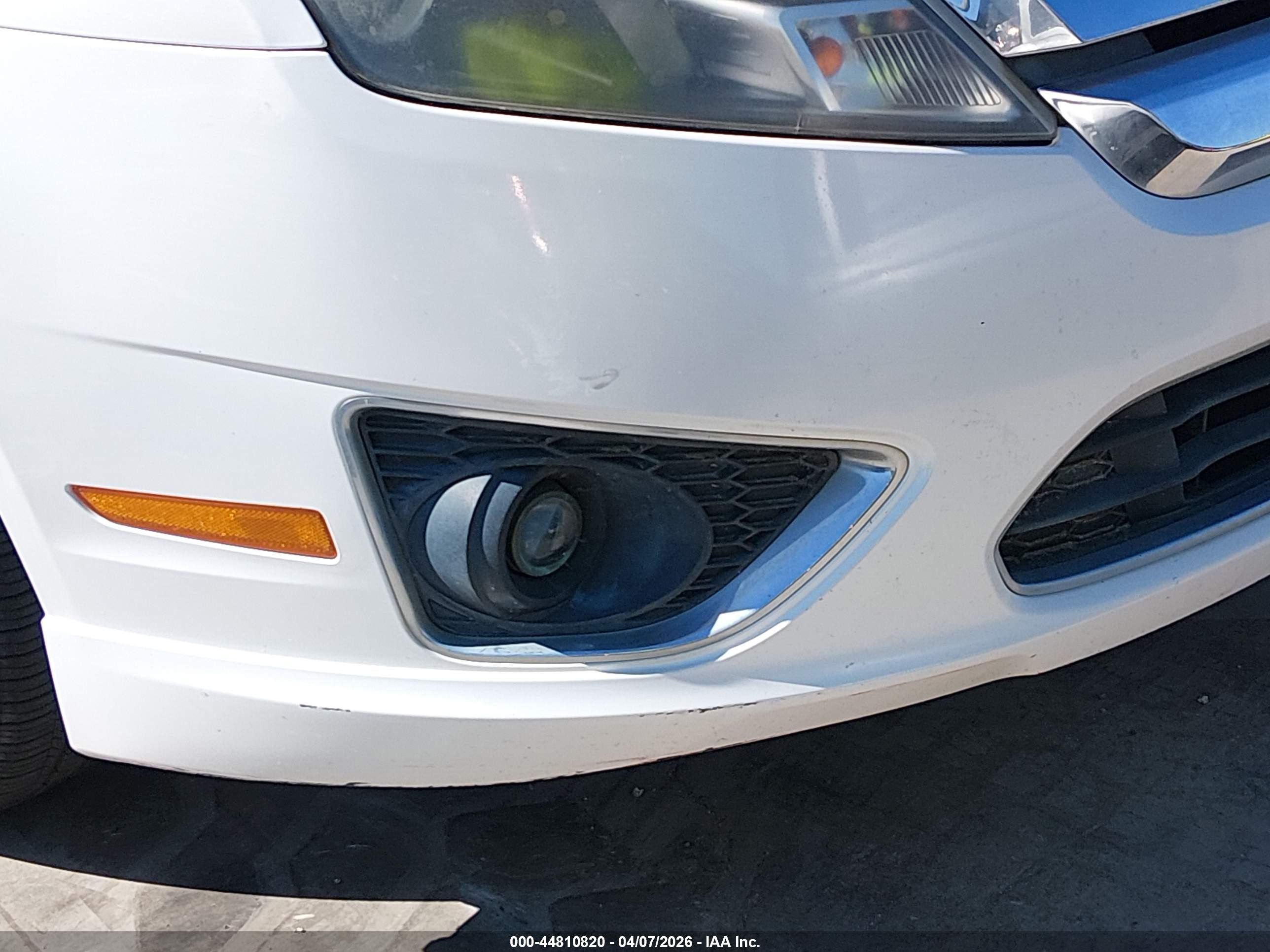 FORD FUSION image 6