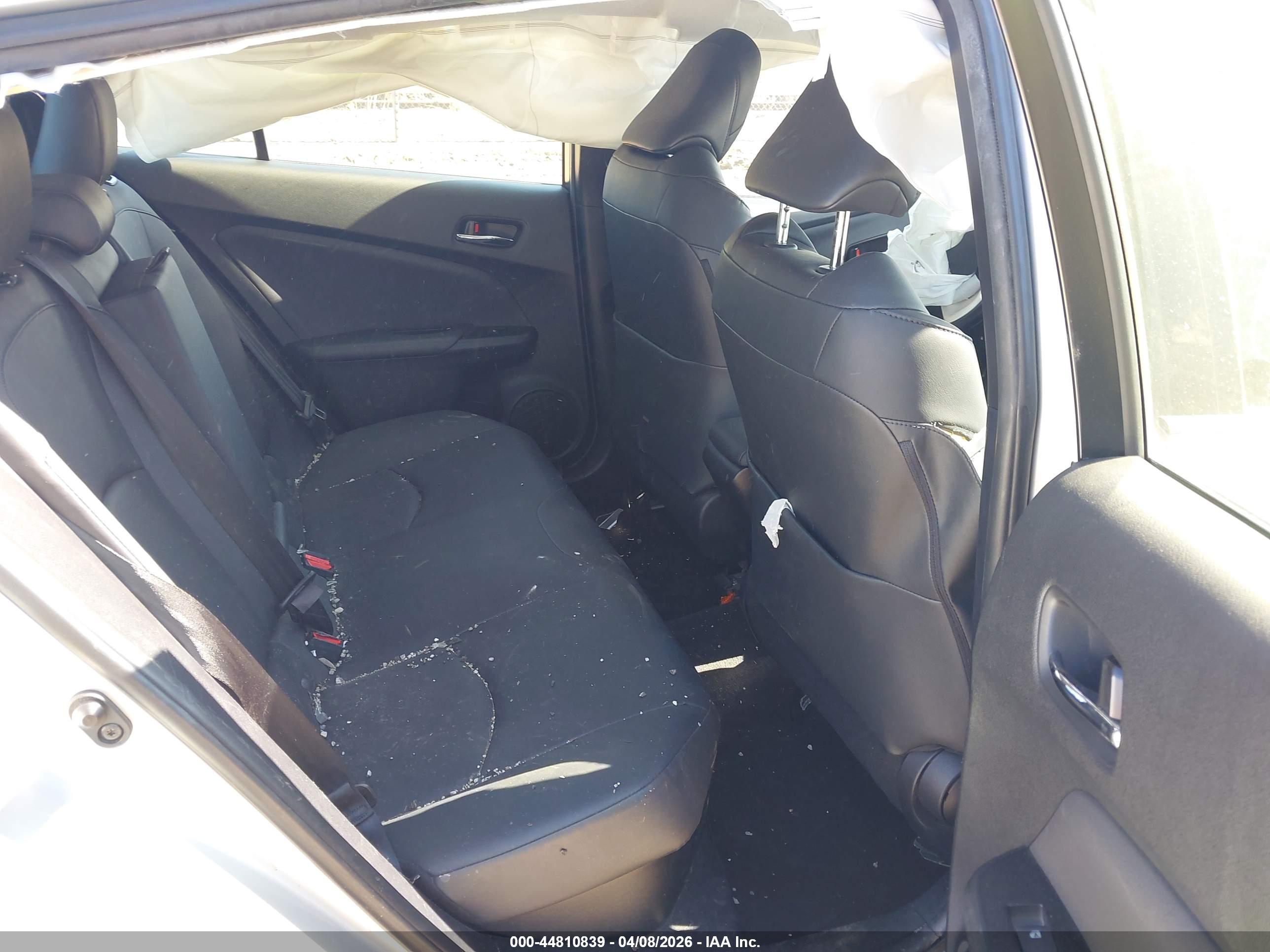 TOYOTA PRIUS image 8